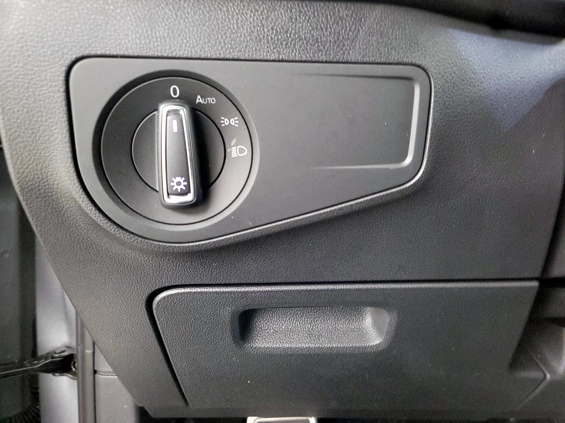 Thumbnail: 2023 Volkswagen Tiguan - 13