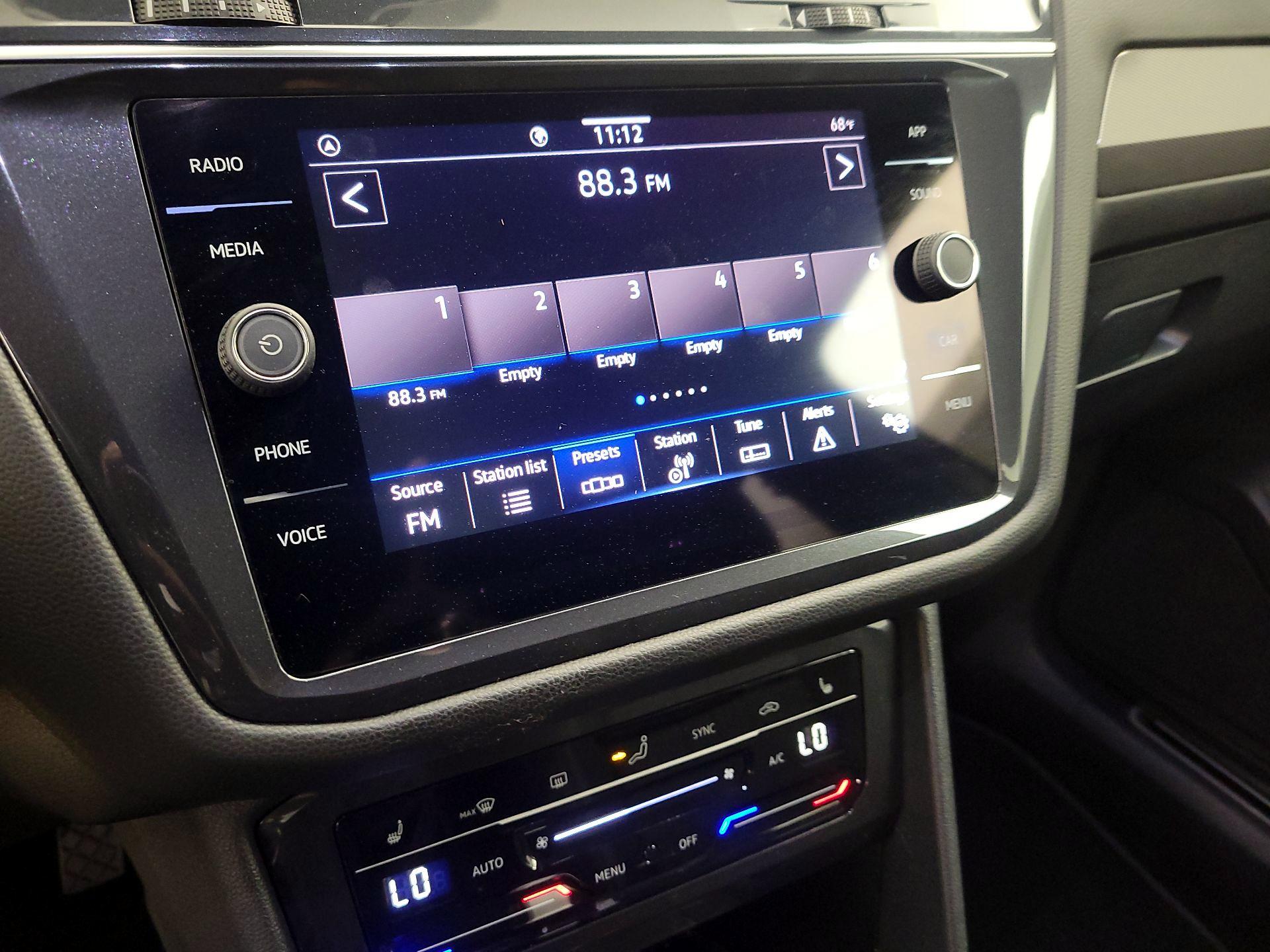 Thumbnail: 2023 Volkswagen Tiguan - 15