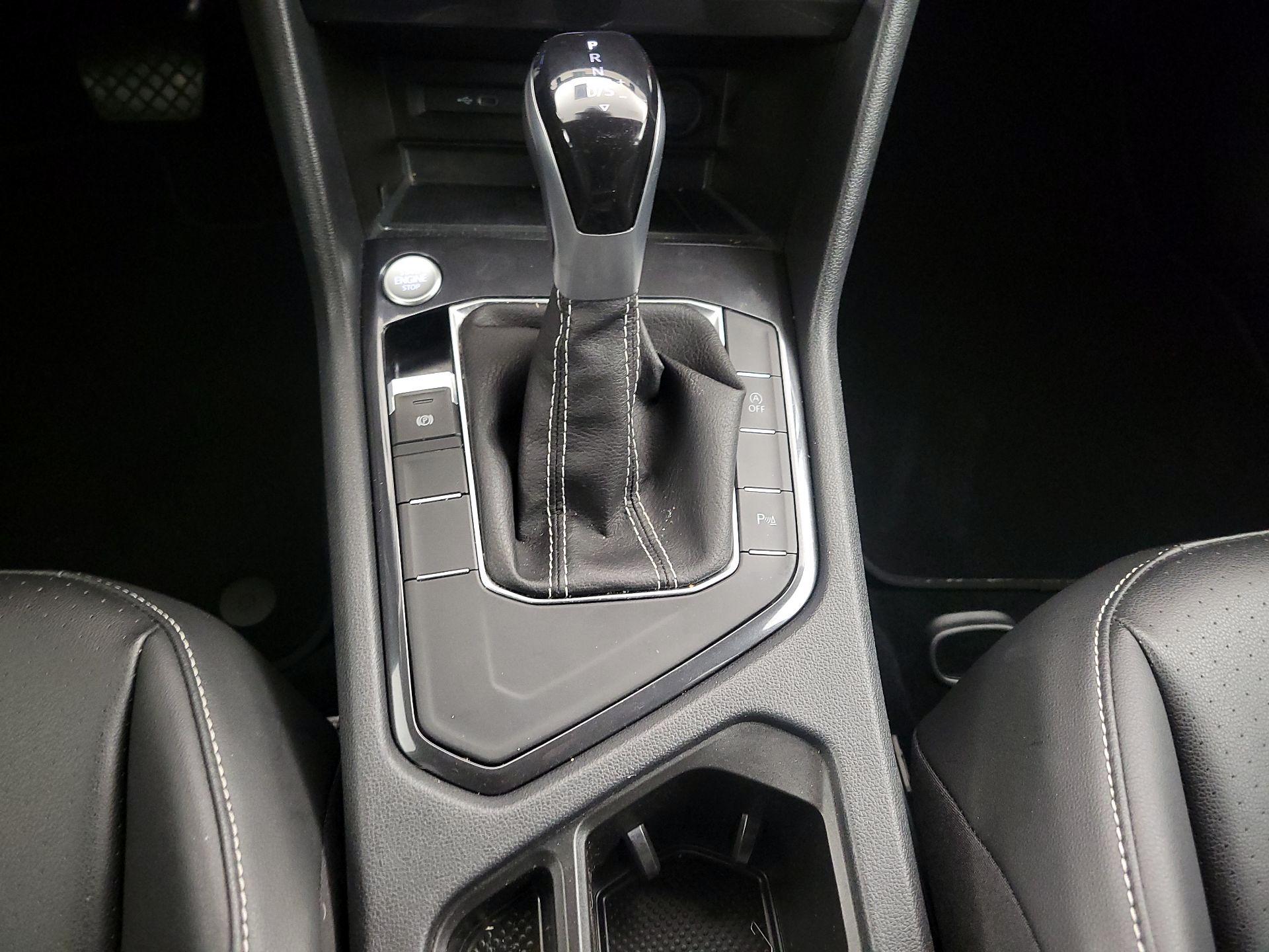 Thumbnail: 2023 Volkswagen Tiguan - 17