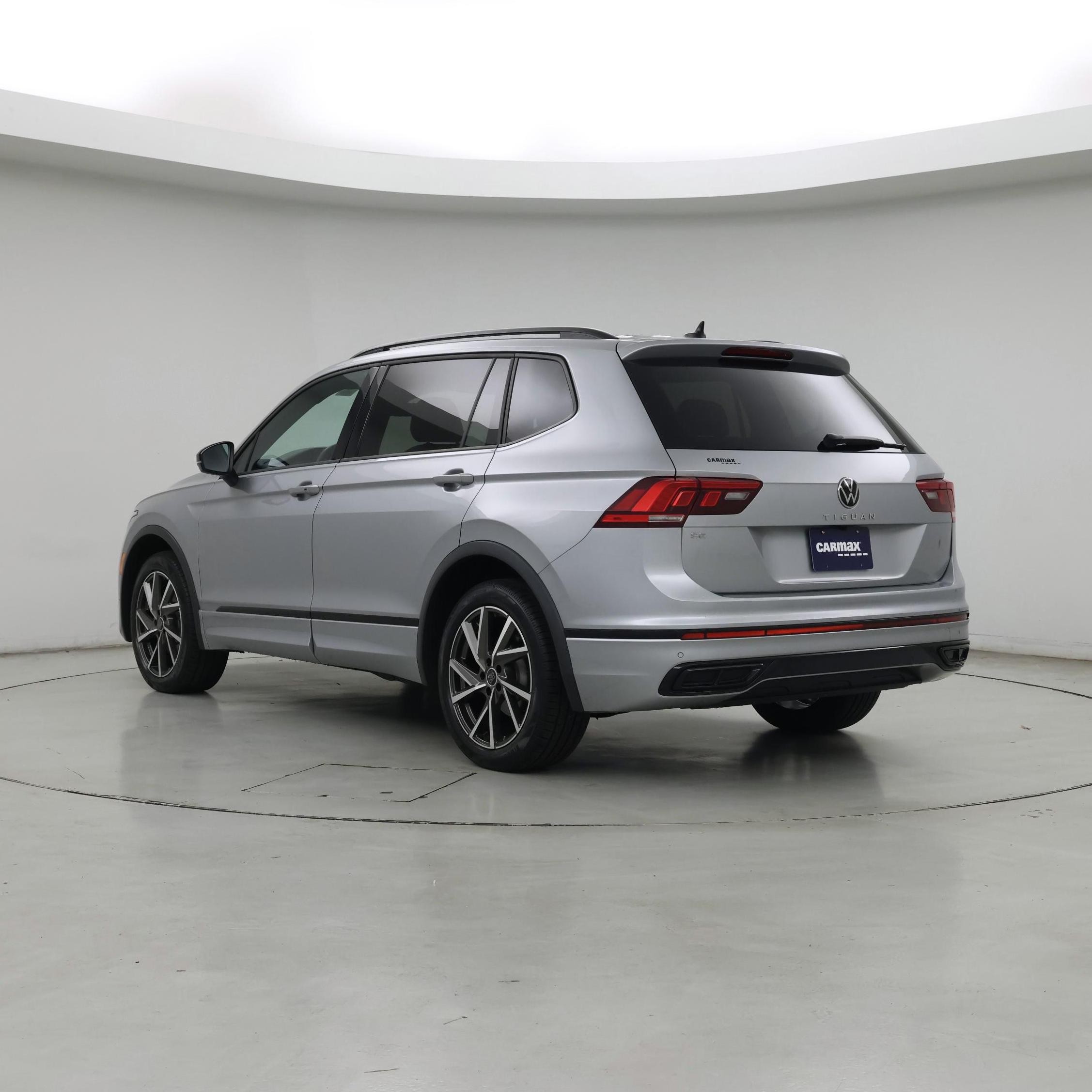 Thumbnail: 2023 Volkswagen Tiguan - 2
