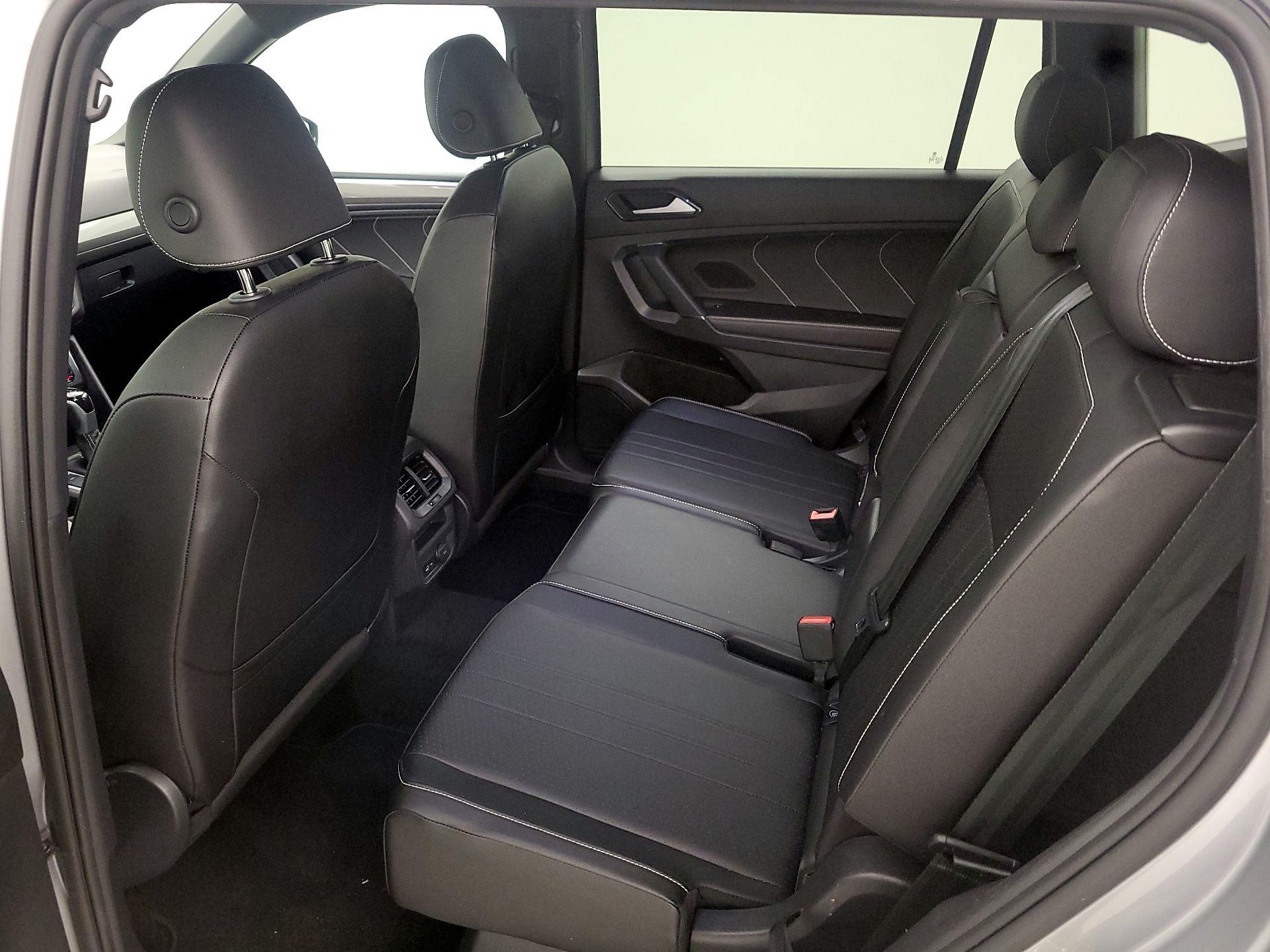 Thumbnail: 2023 Volkswagen Tiguan - 20