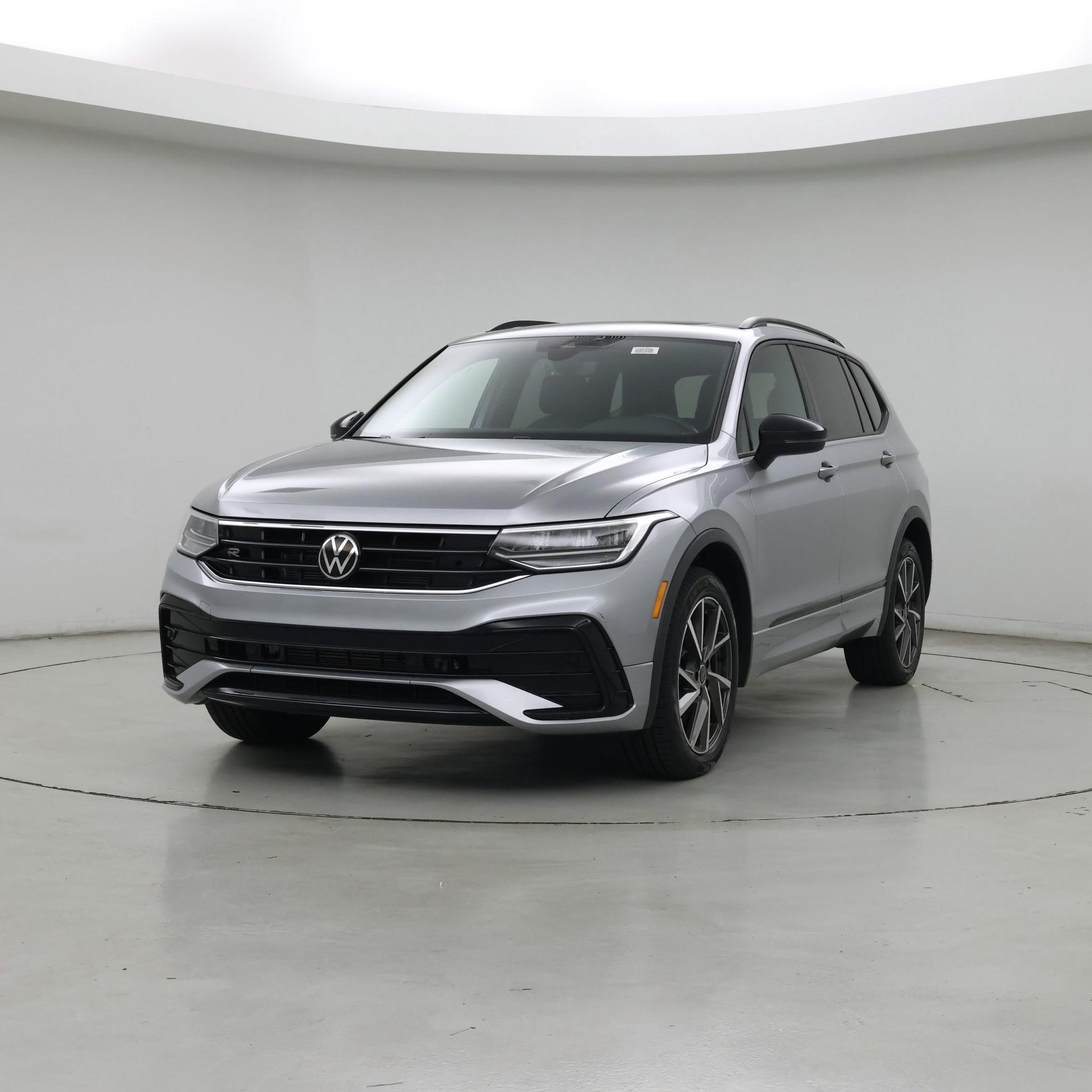 Thumbnail: 2023 Volkswagen Tiguan - 4