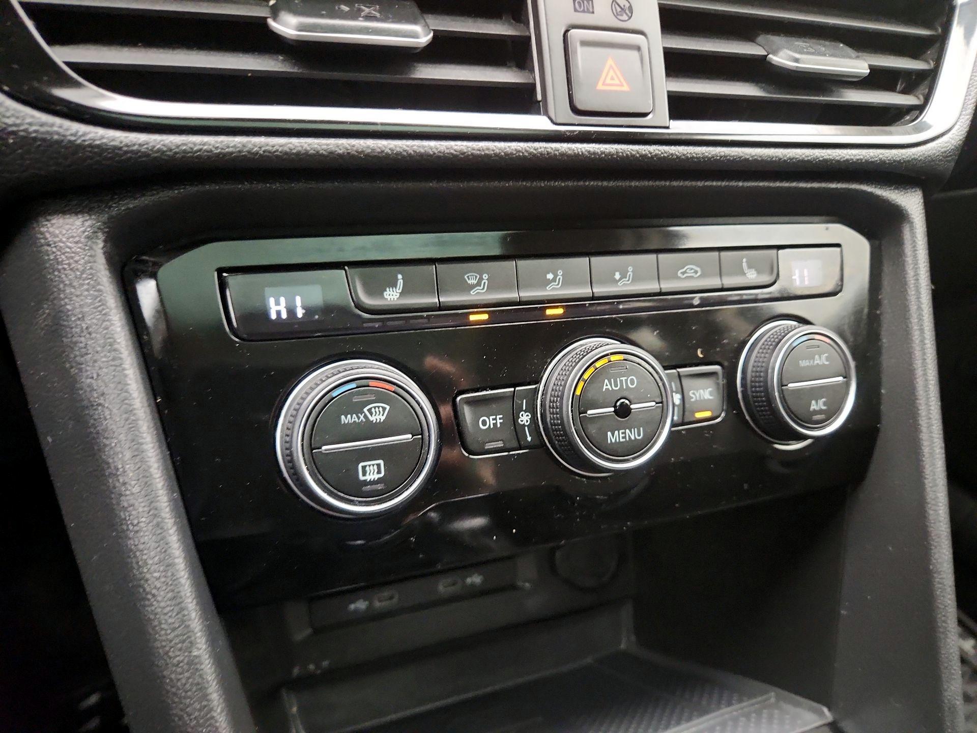 Thumbnail: 2024 Volkswagen Taos - 16