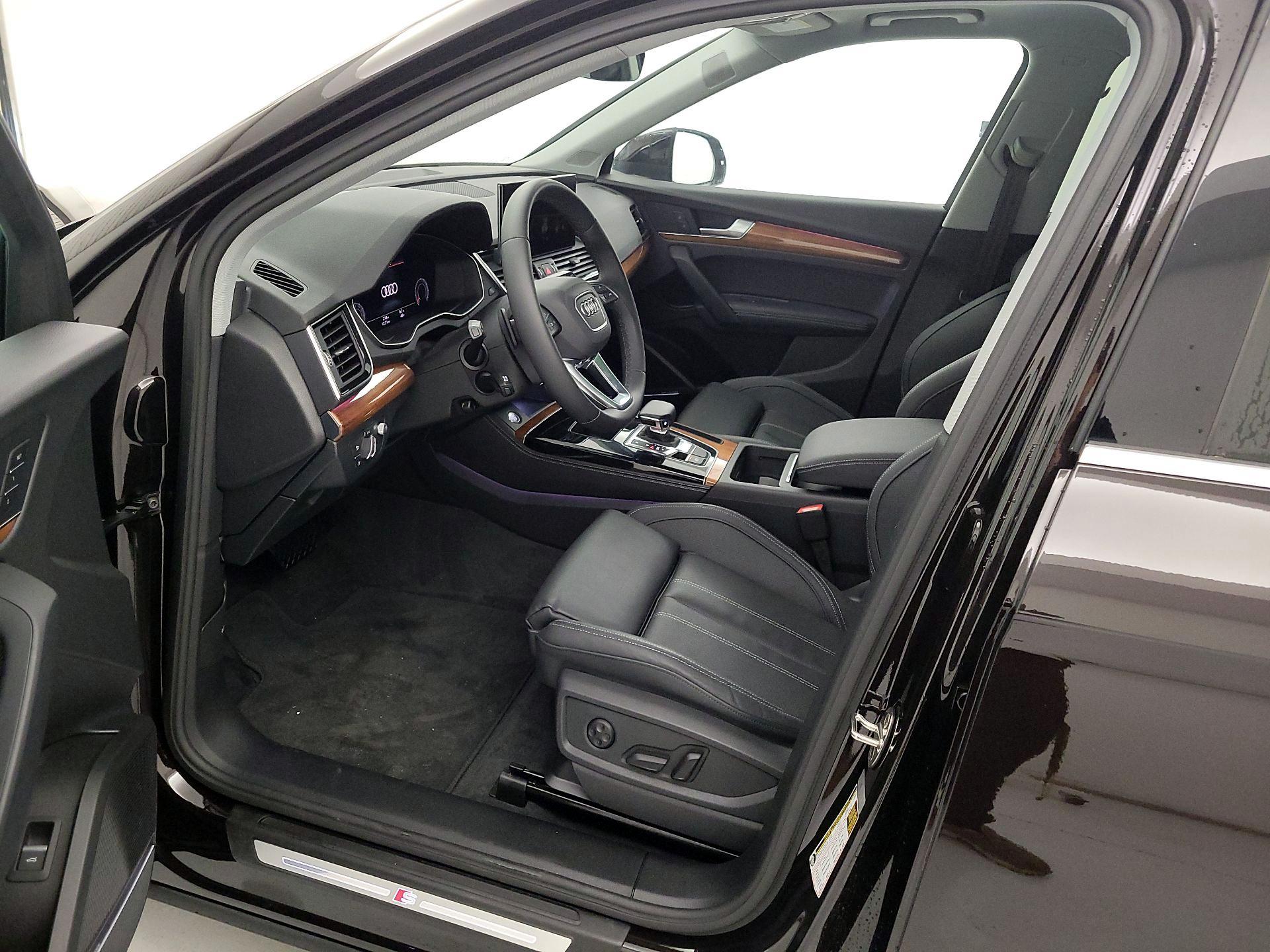 Thumbnail: 2022 Audi Q5 - 11