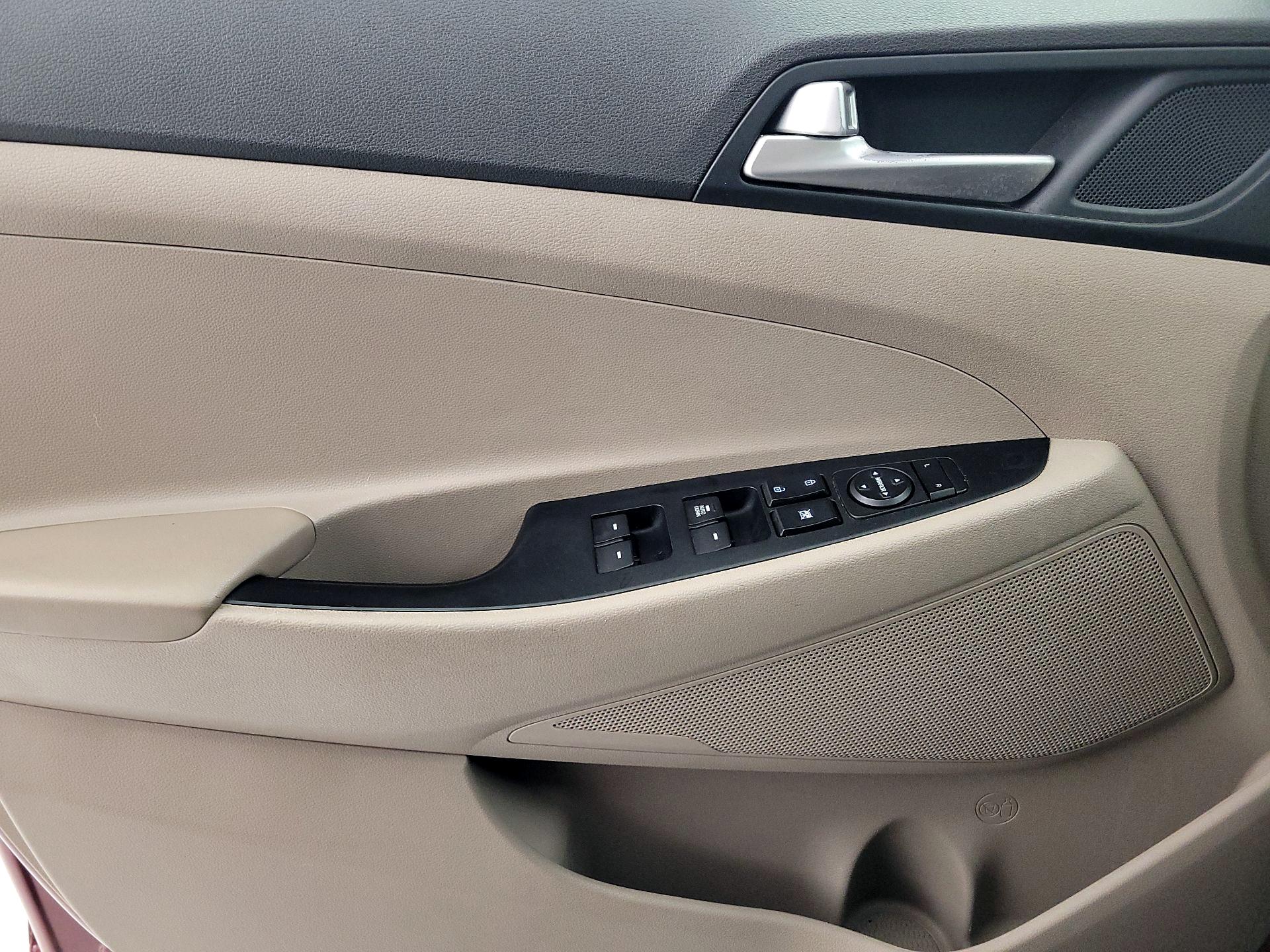 Thumbnail: 2020 Hyundai Tucson - 12