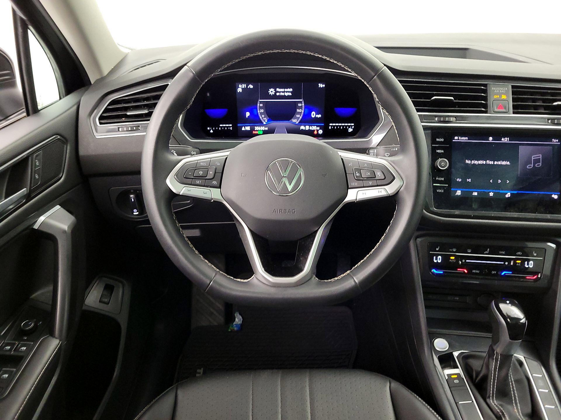 Thumbnail: 2022 Volkswagen Tiguan - 10