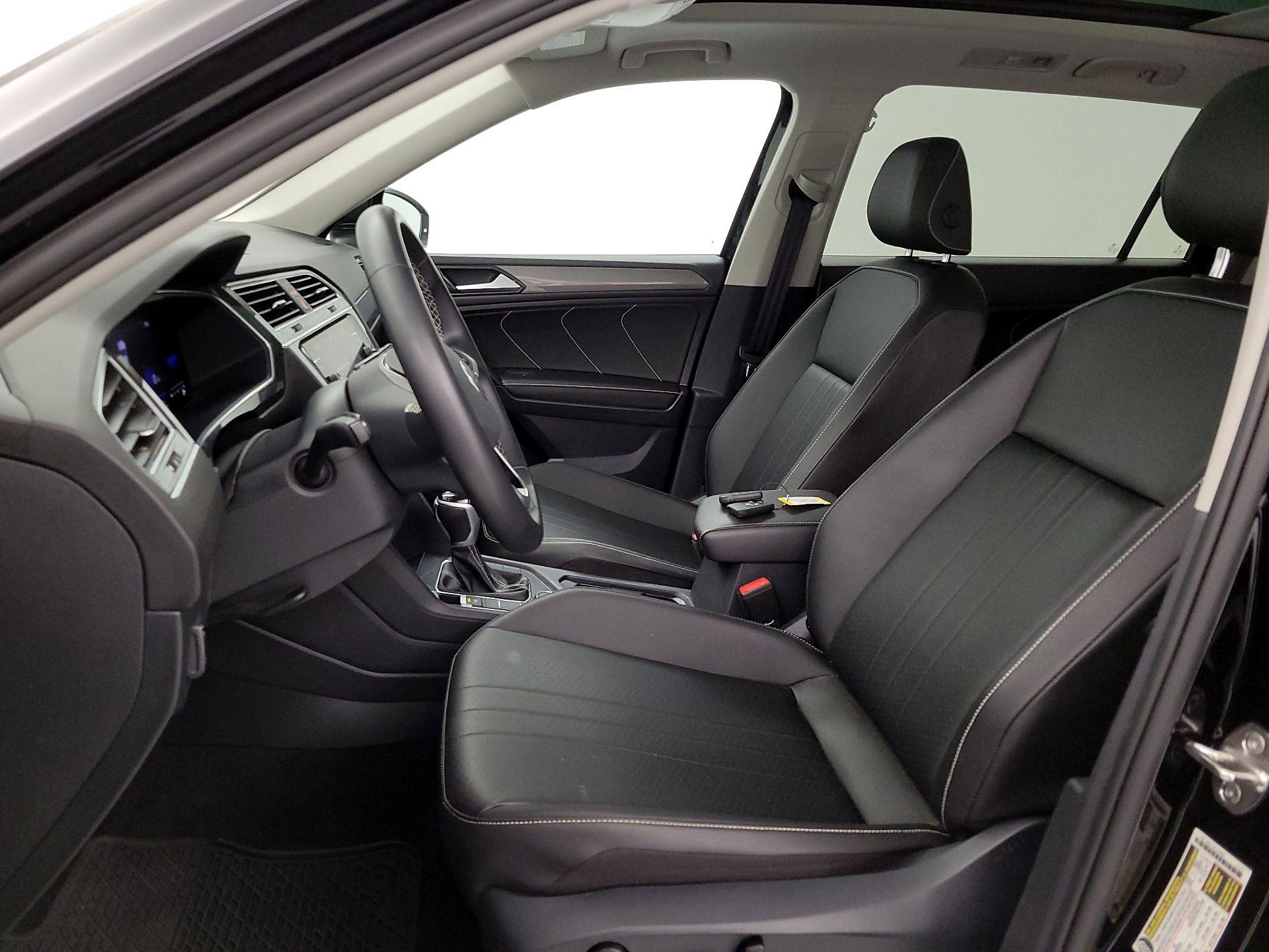 Thumbnail: 2022 Volkswagen Tiguan - 11