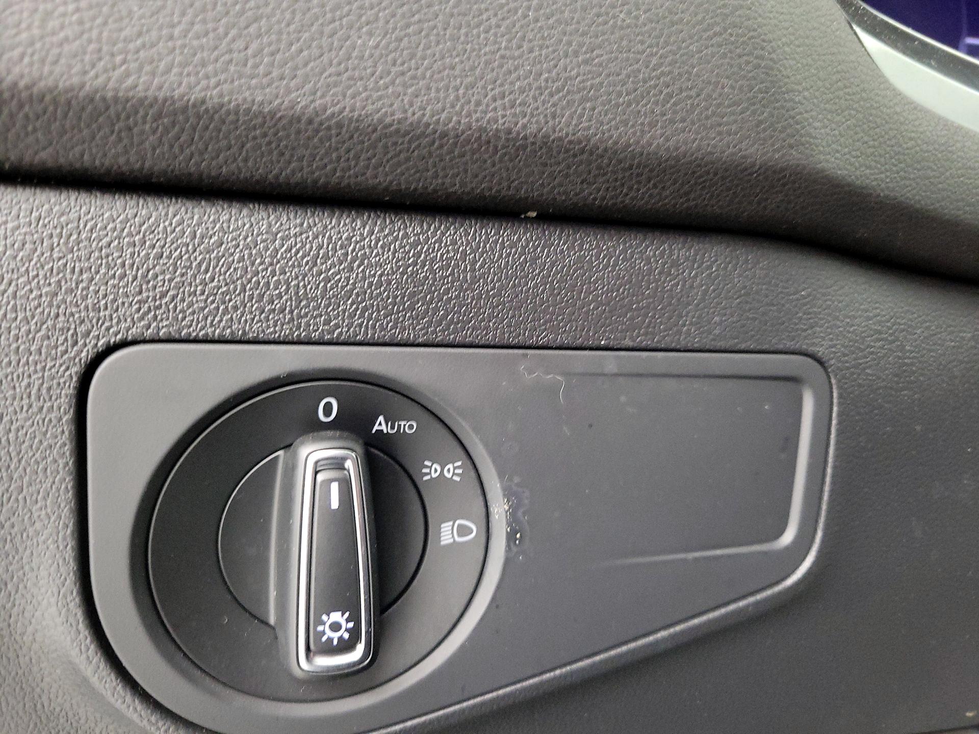 Thumbnail: 2022 Volkswagen Tiguan - 13