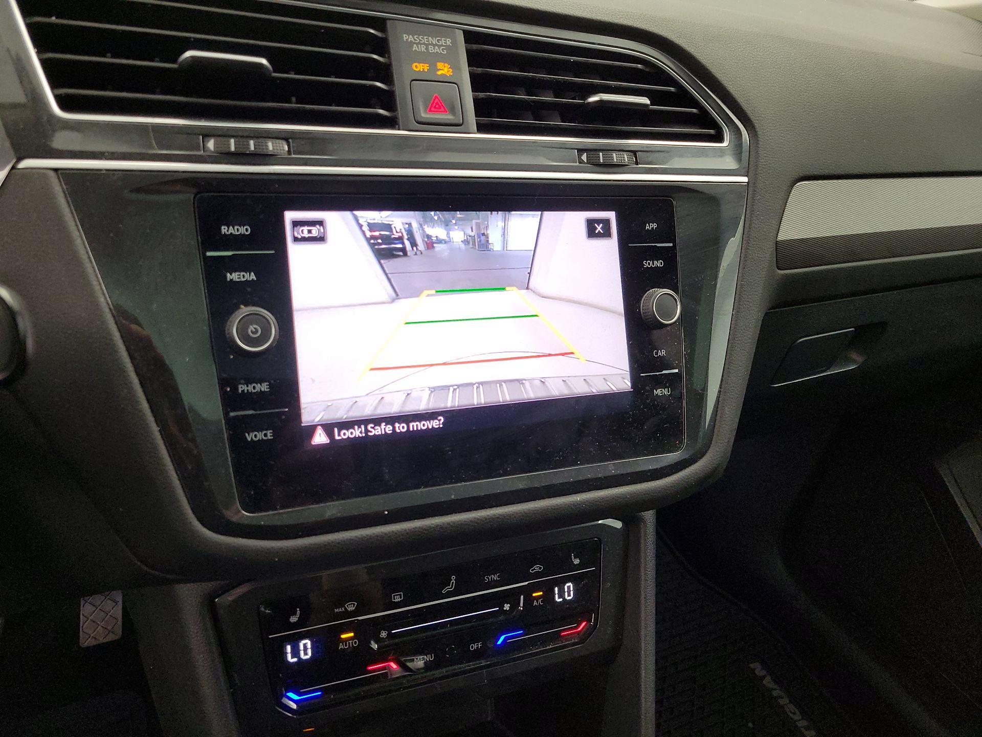 Thumbnail: 2022 Volkswagen Tiguan - 14