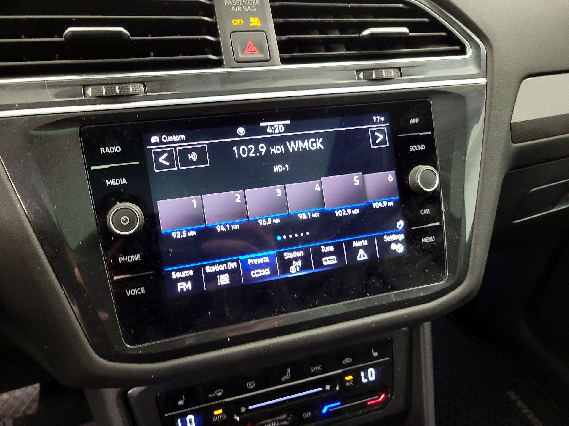 Thumbnail: 2022 Volkswagen Tiguan - 15