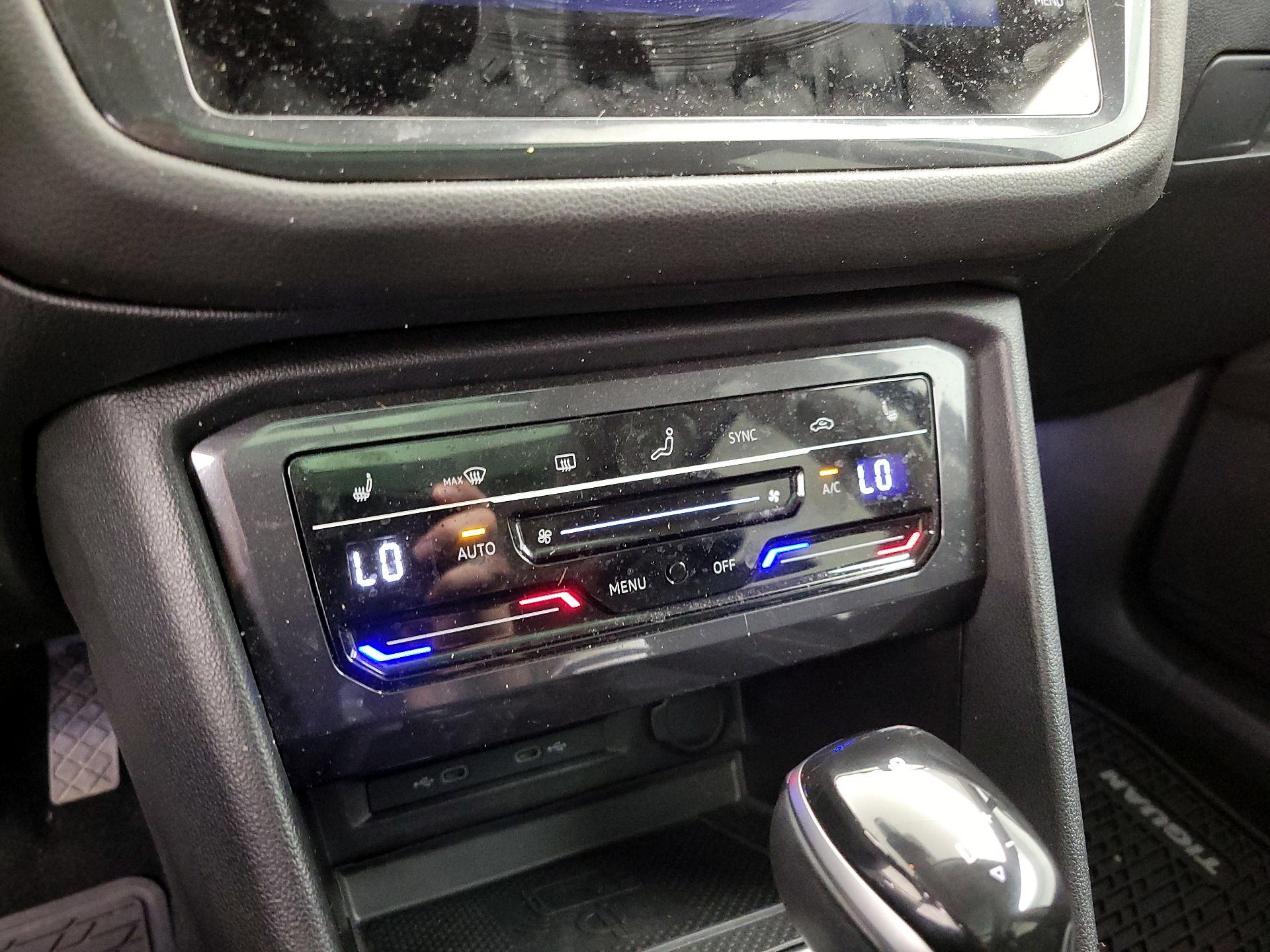 Thumbnail: 2022 Volkswagen Tiguan - 16