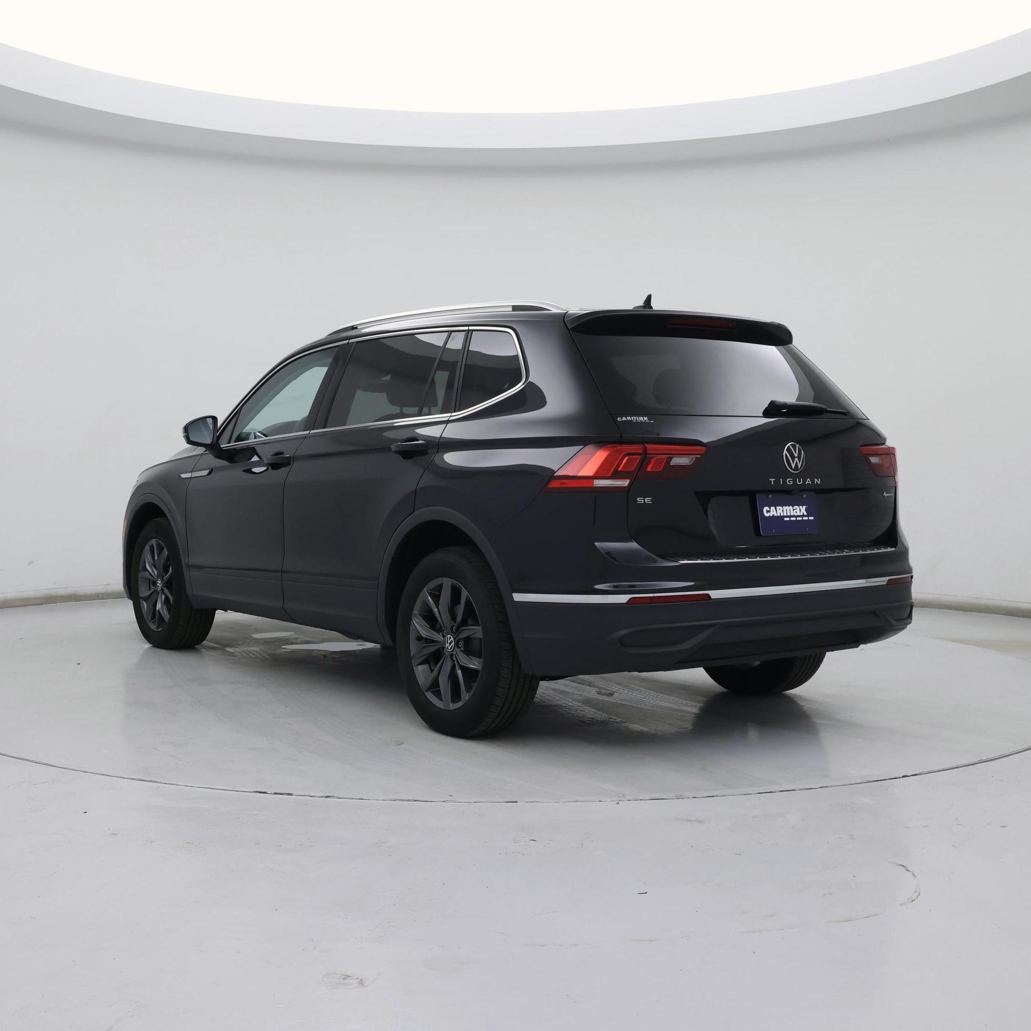 Thumbnail: 2022 Volkswagen Tiguan - 2