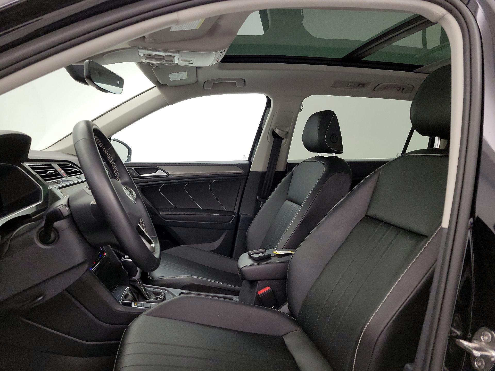 Thumbnail: 2022 Volkswagen Tiguan - 19