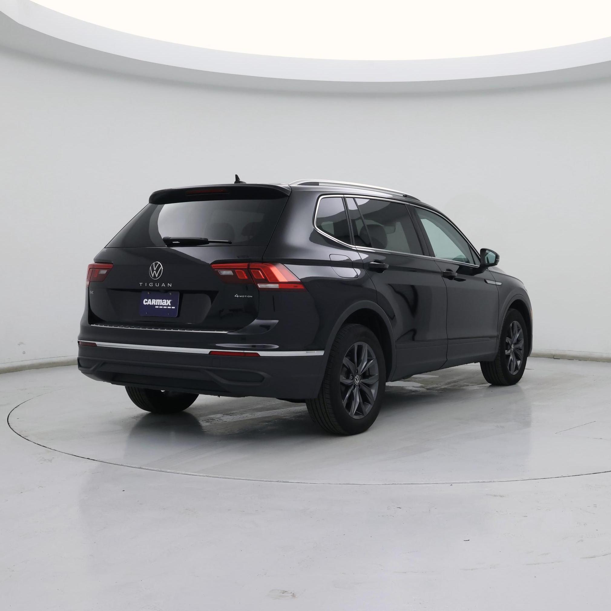 Thumbnail: 2022 Volkswagen Tiguan - 8