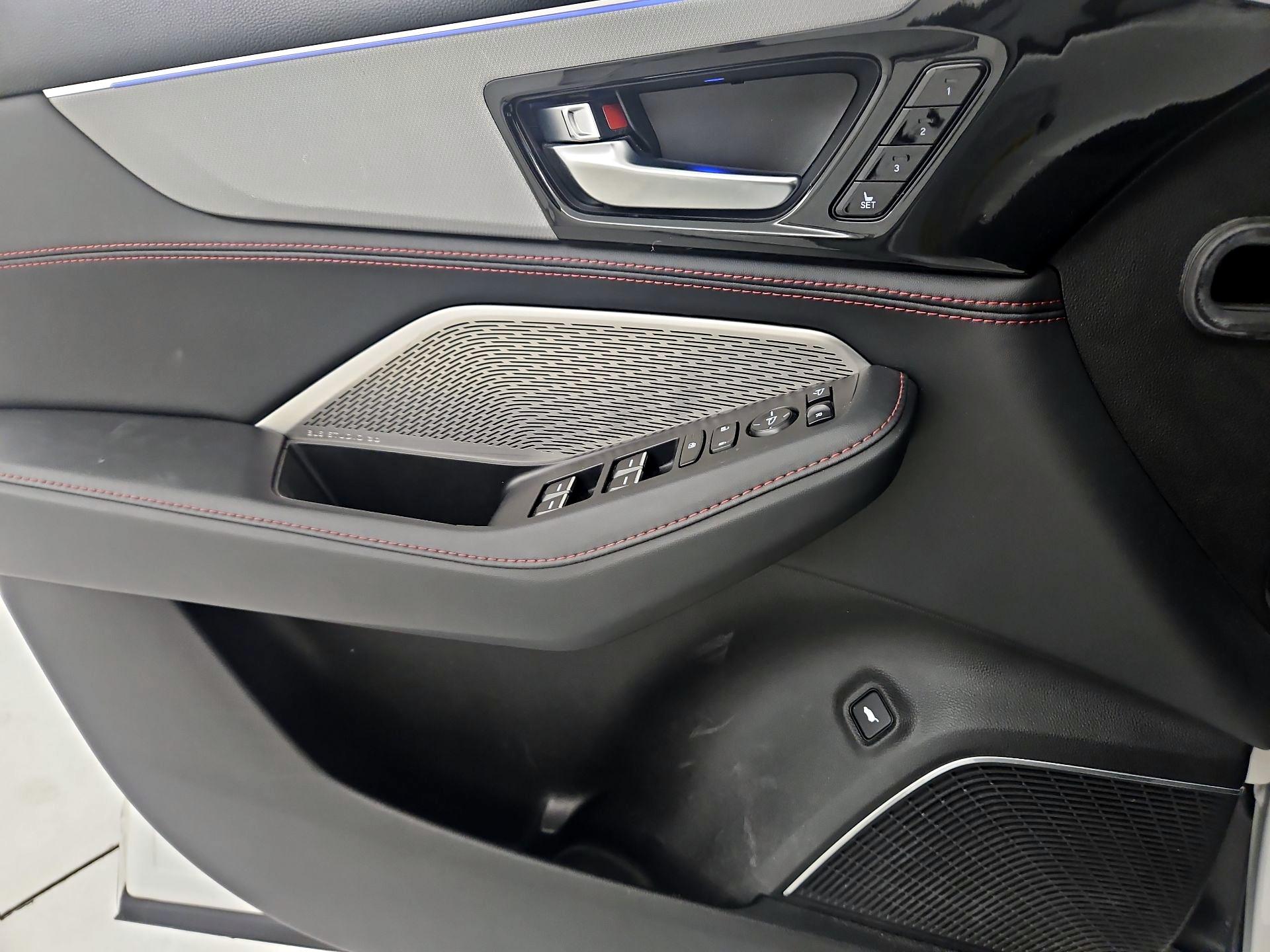 Thumbnail: 2022 Acura MDX - 12