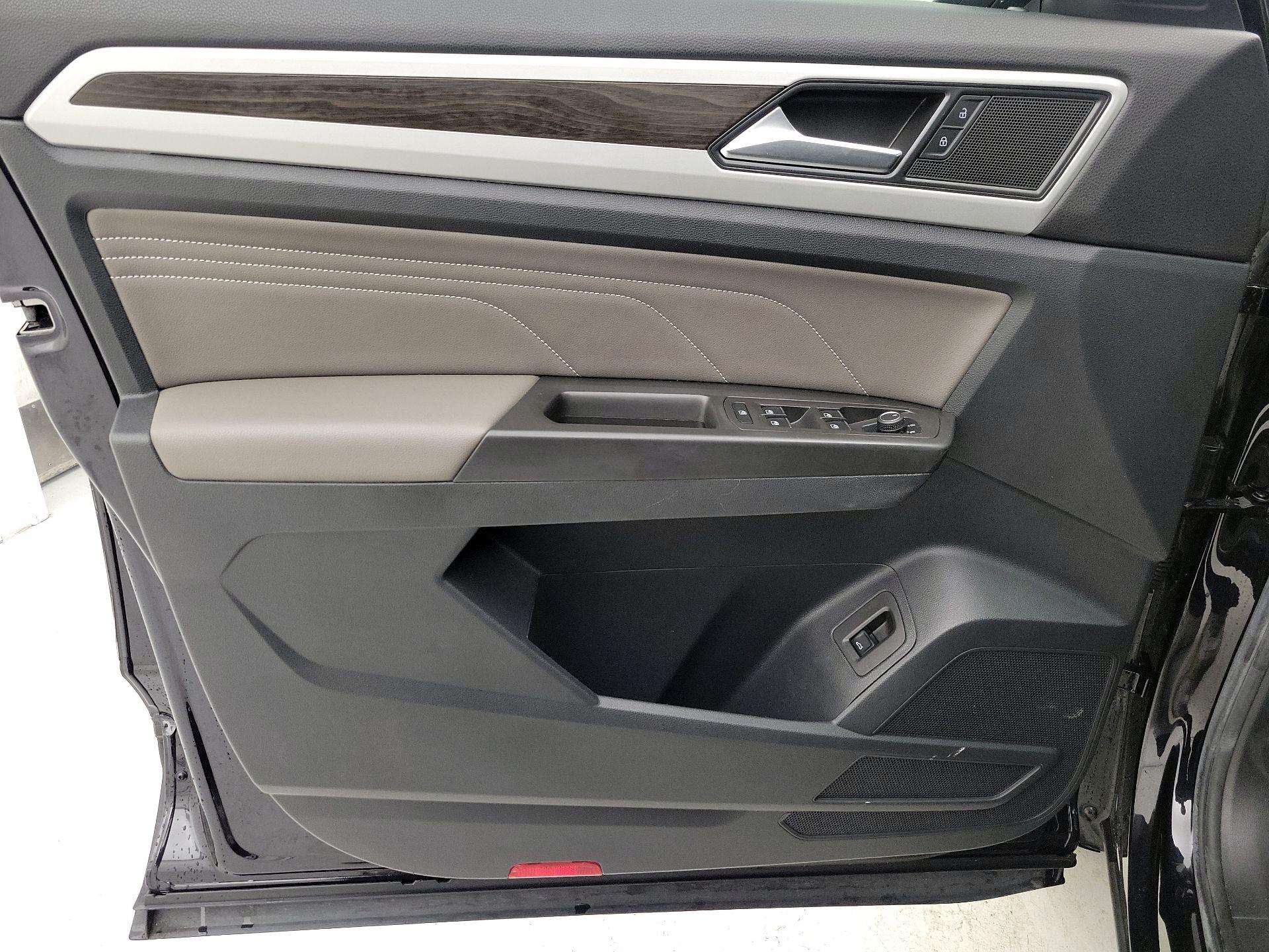 Thumbnail: 2023 Volkswagen Atlas - 12