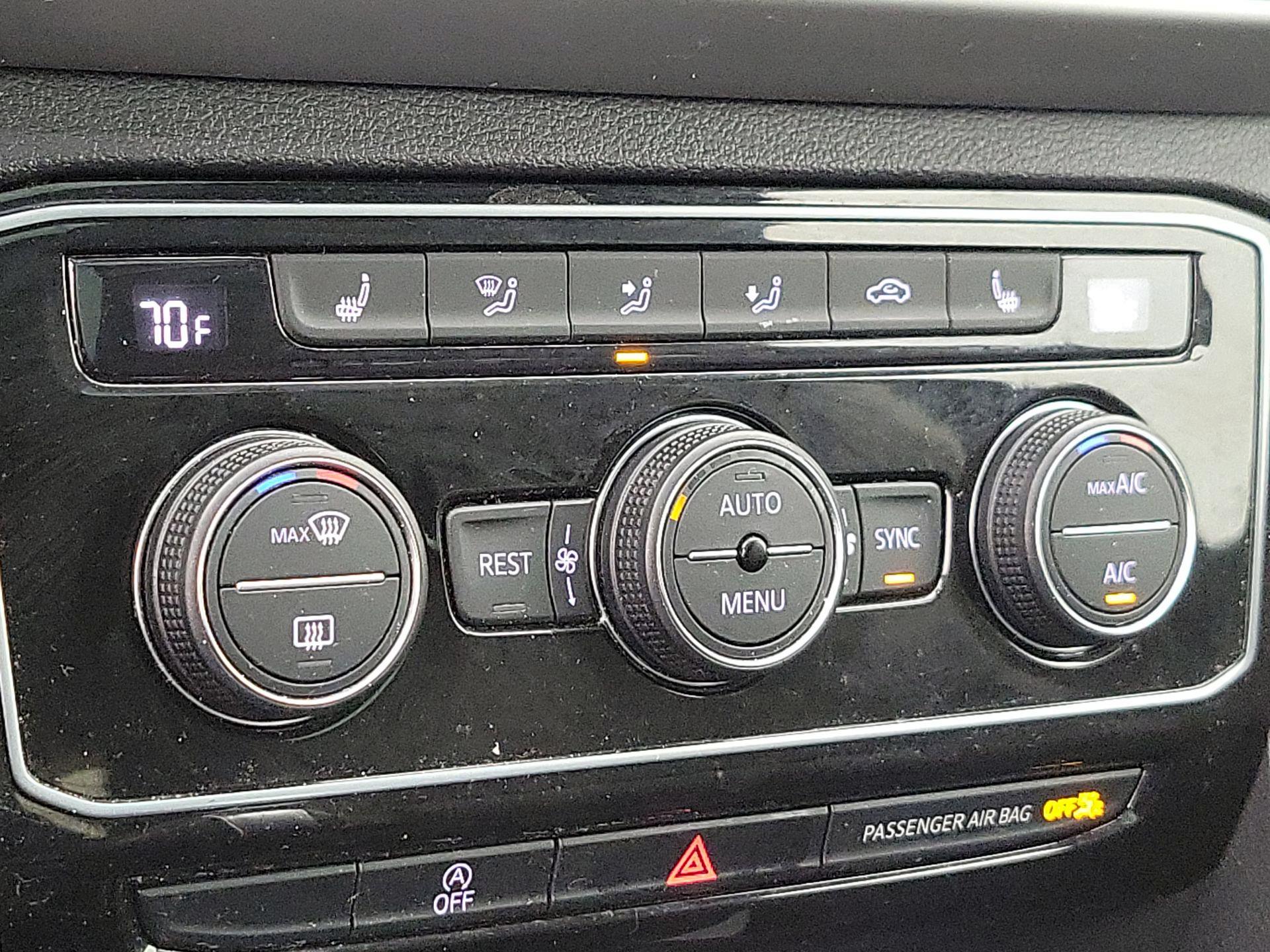 Thumbnail: 2023 Volkswagen Atlas - 16