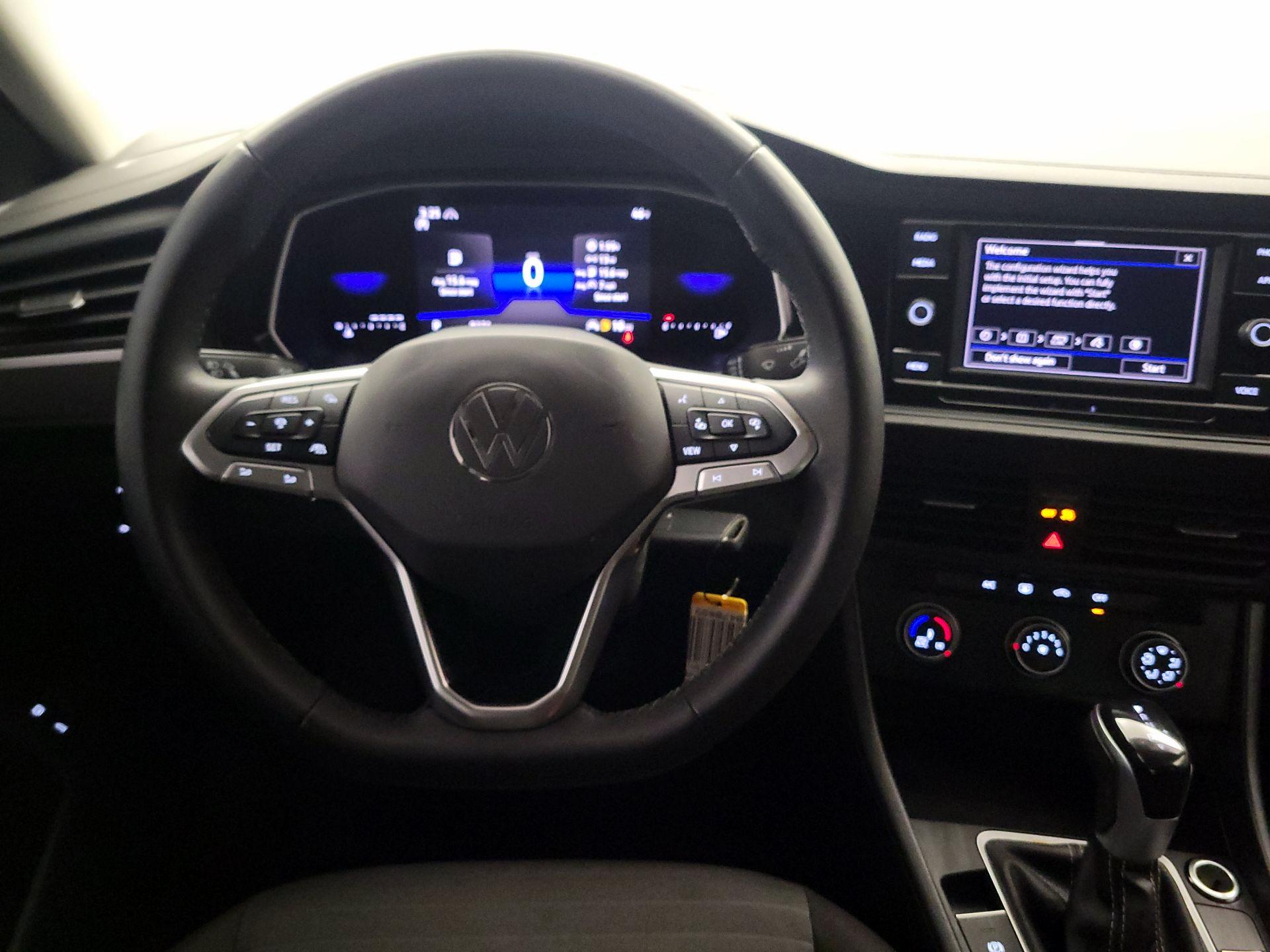 Thumbnail: 2024 Volkswagen Jetta - 10