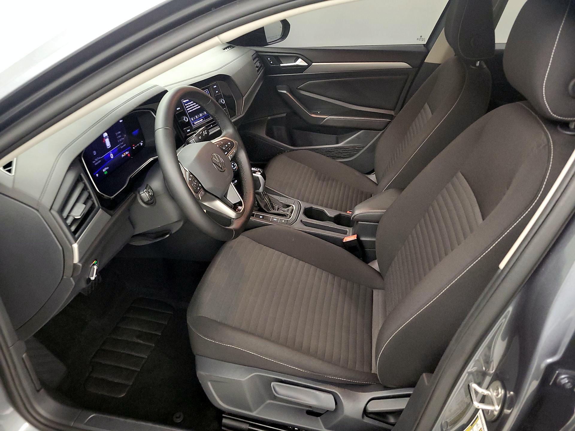 Thumbnail: 2024 Volkswagen Jetta - 11