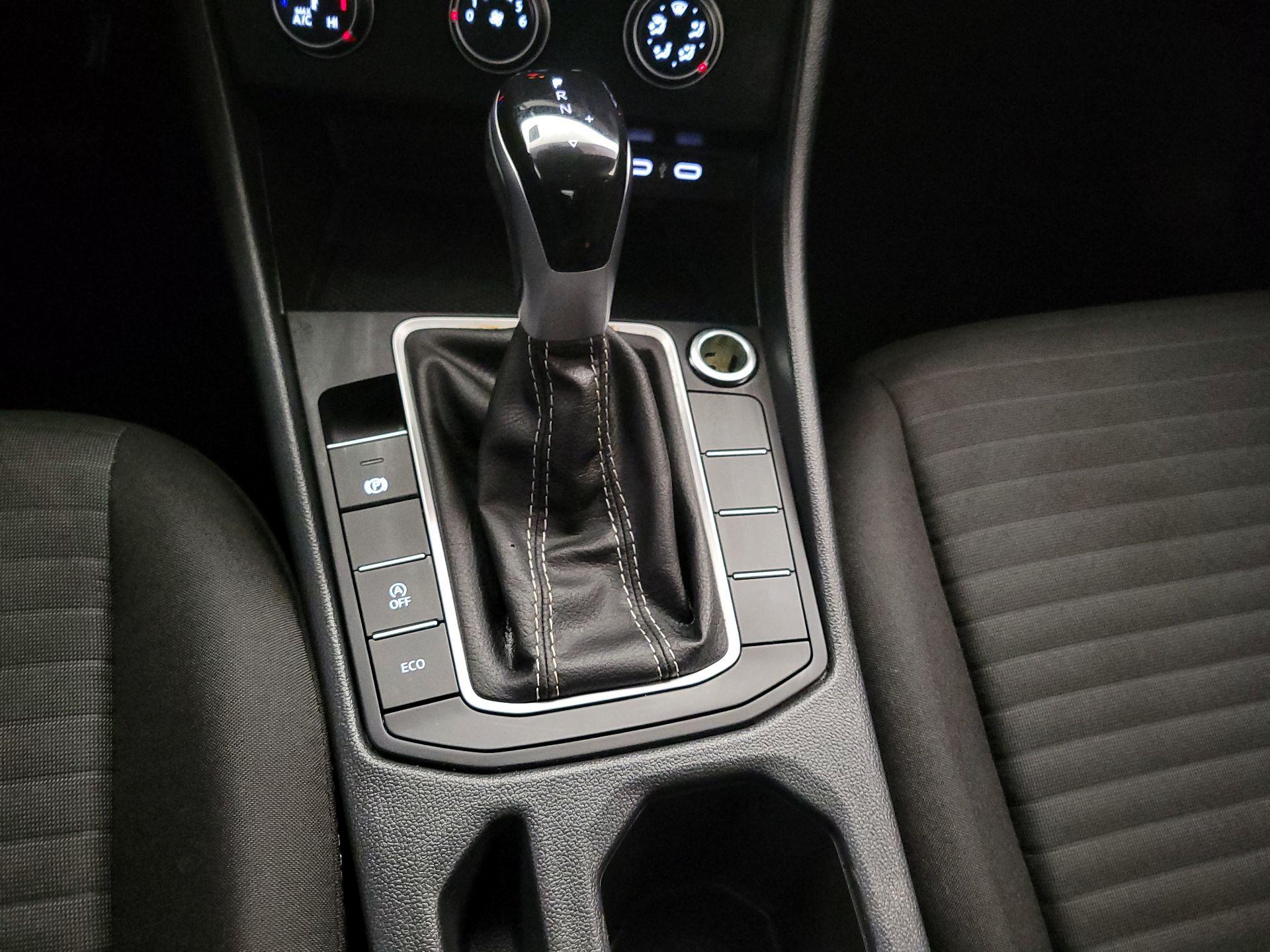 Thumbnail: 2024 Volkswagen Jetta - 17