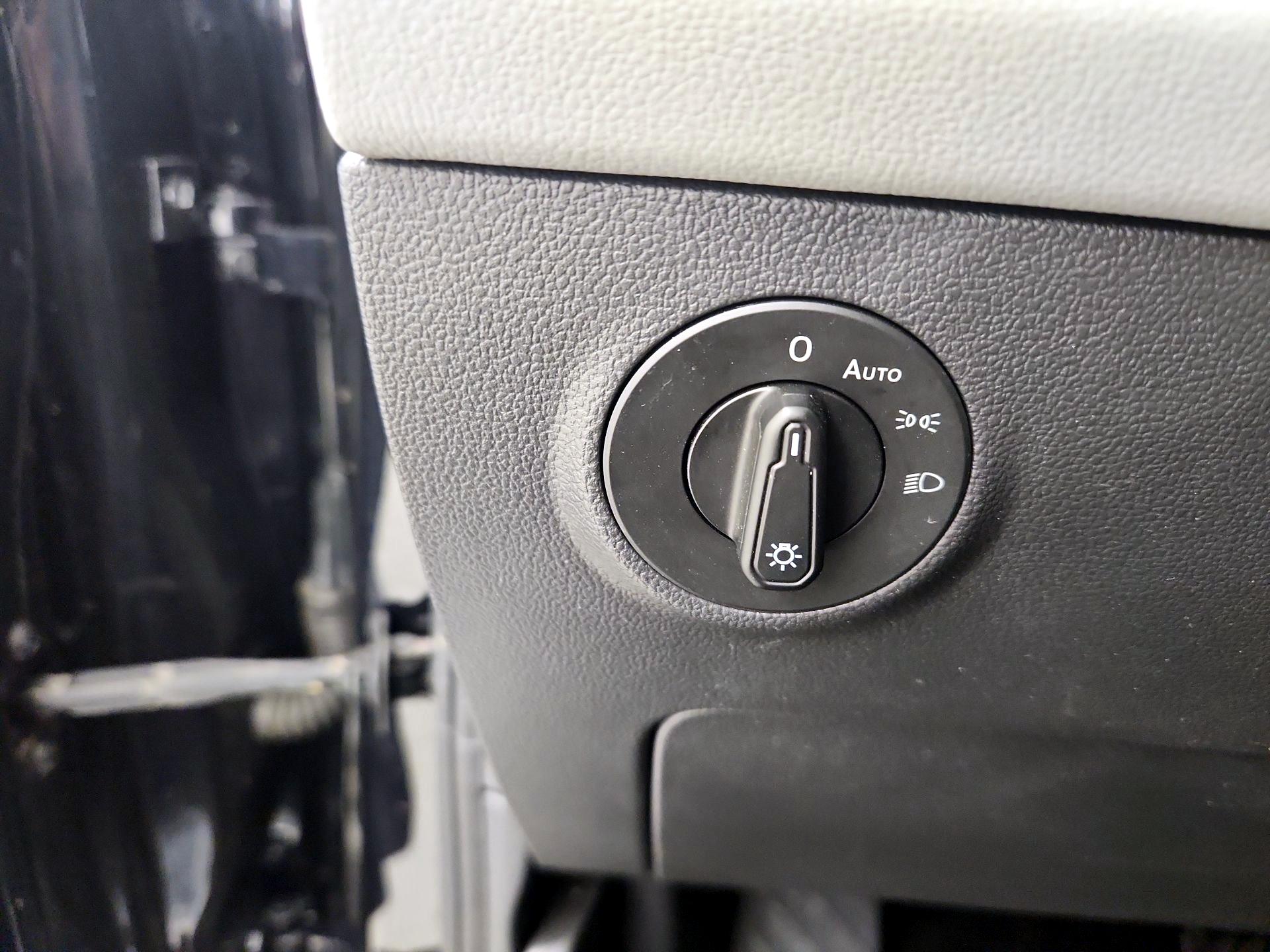 Thumbnail: 2022 Volkswagen Taos - 13