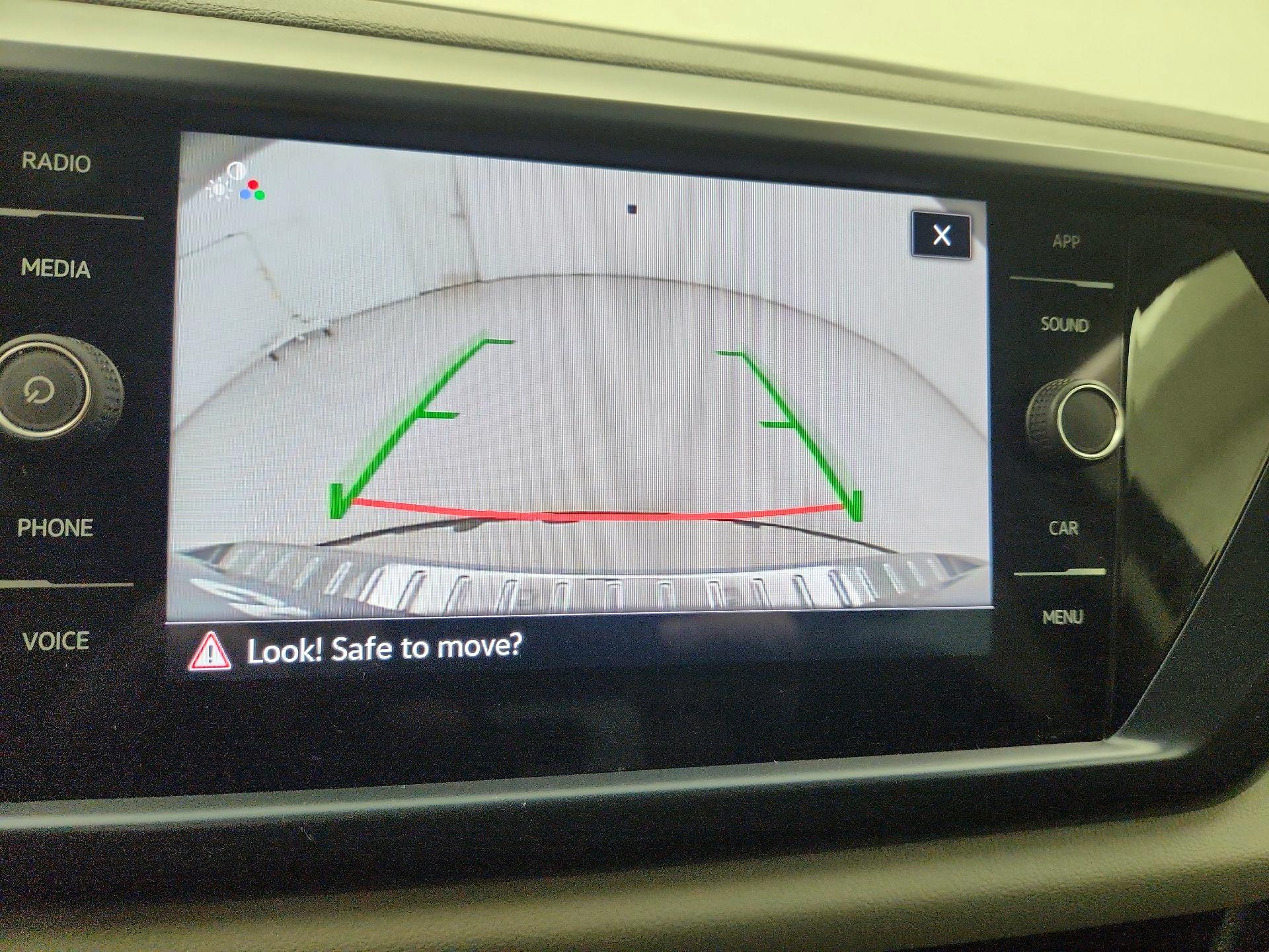 Thumbnail: 2022 Volkswagen Taos - 14