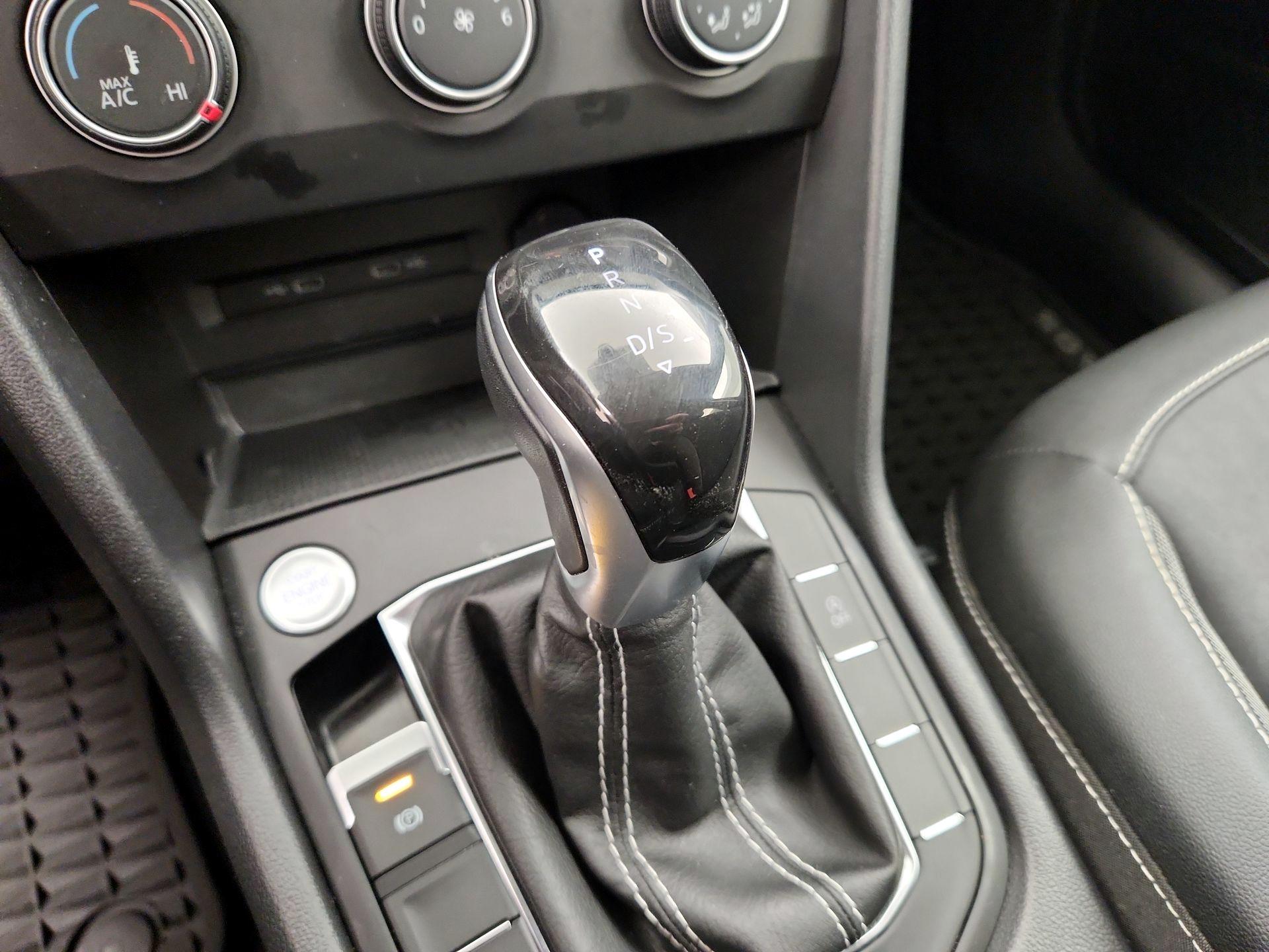 Thumbnail: 2022 Volkswagen Taos - 17