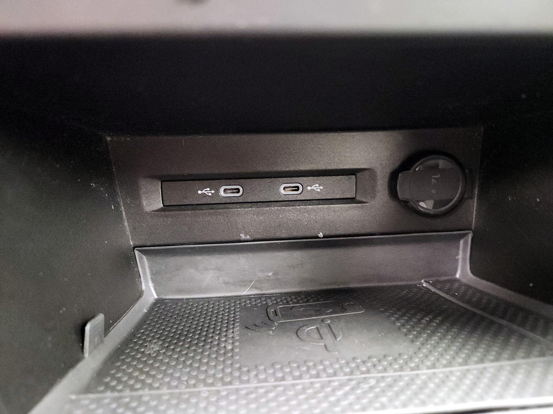 Thumbnail: 2022 Volkswagen Taos - 18