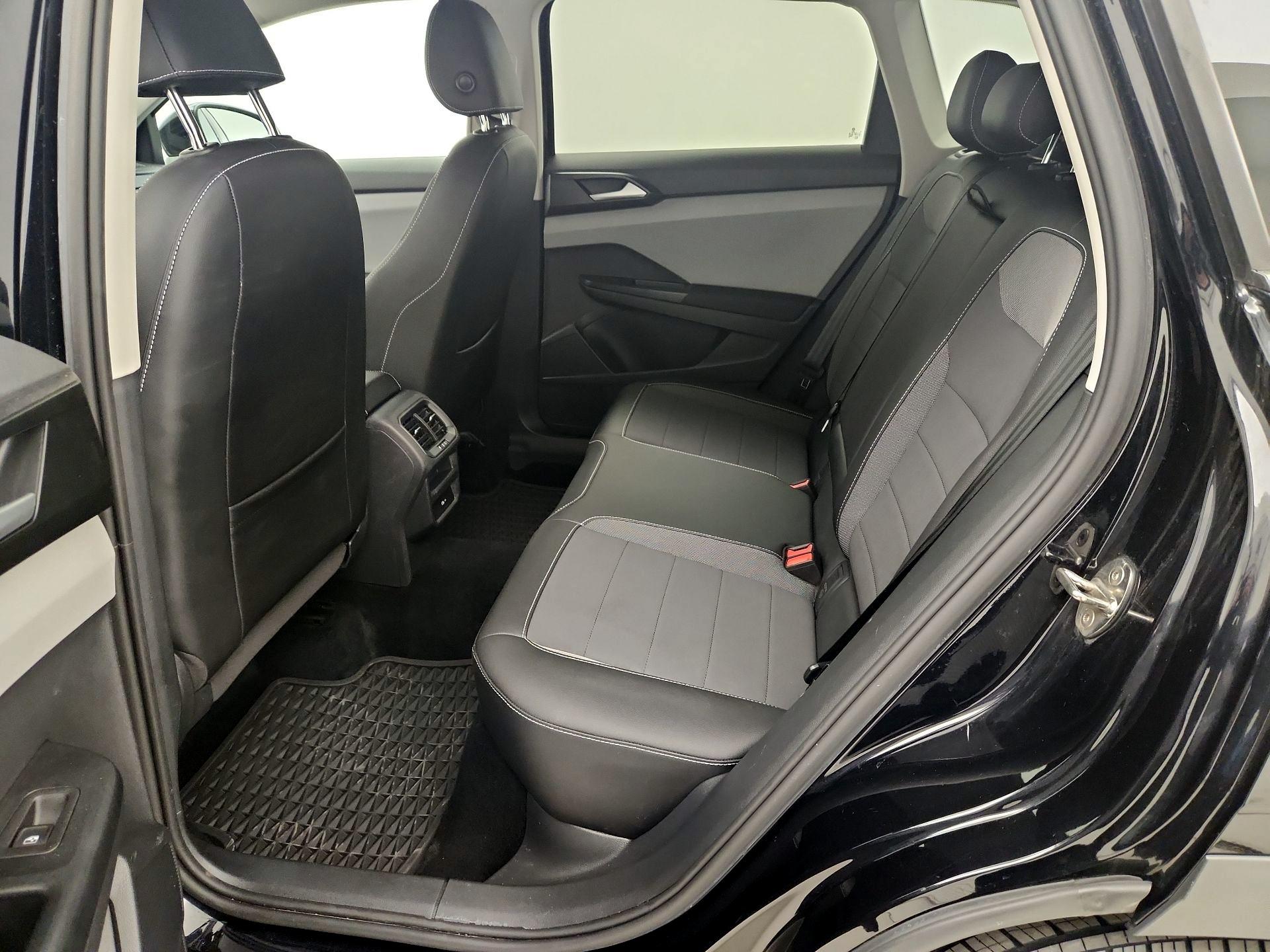 Thumbnail: 2022 Volkswagen Taos - 19