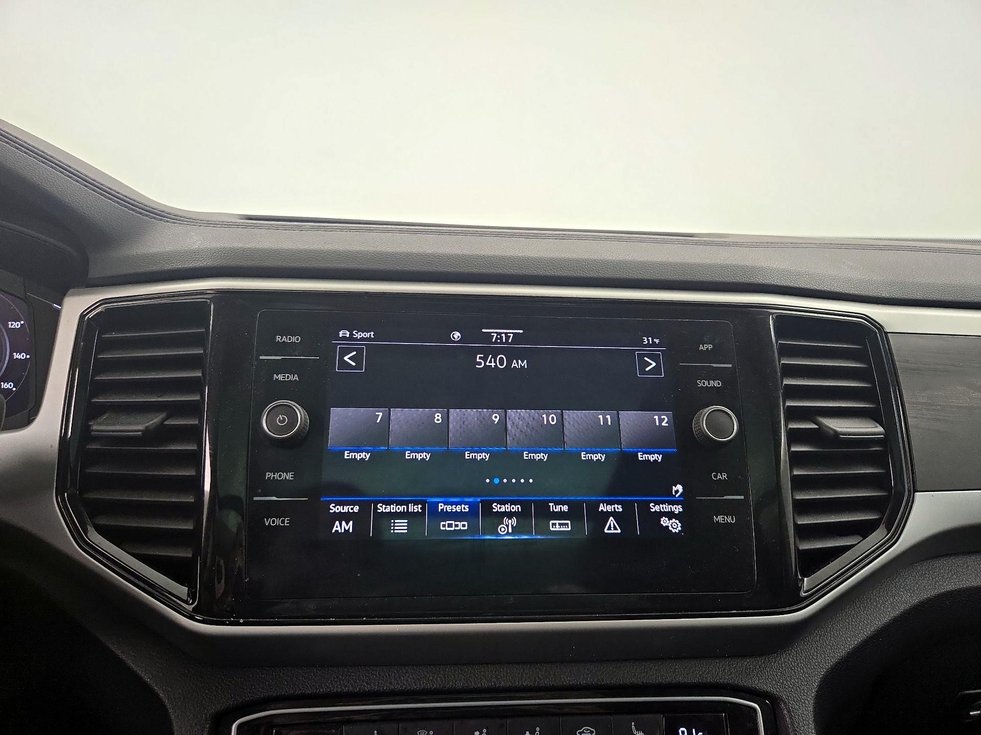 Thumbnail: 2022 Volkswagen Atlas - 15