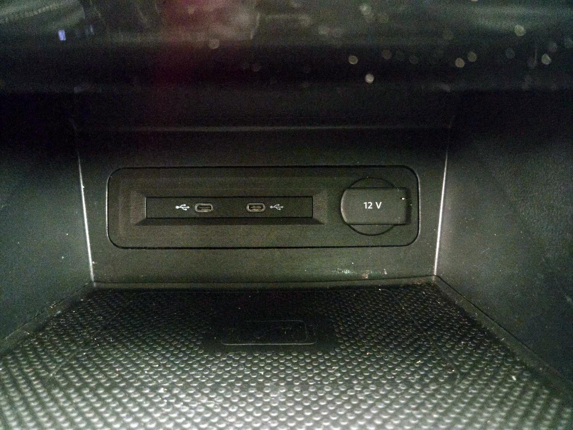 Thumbnail: 2022 Volkswagen Atlas - 18