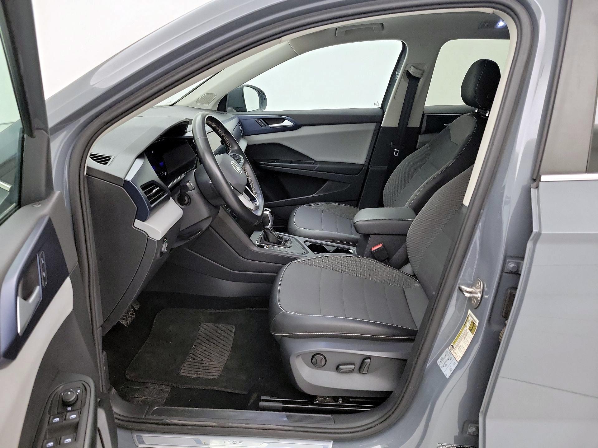 Thumbnail: 2022 Volkswagen Taos - 11