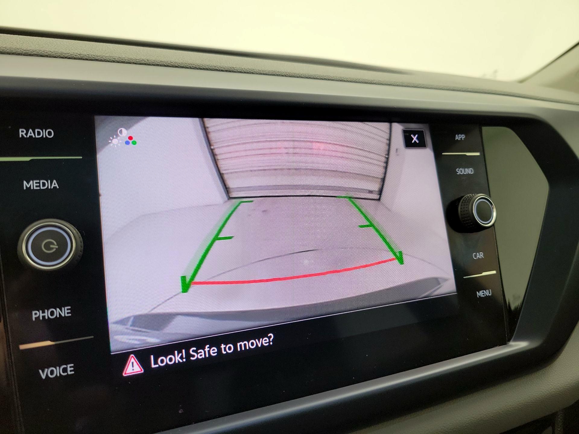 Thumbnail: 2022 Volkswagen Taos - 14