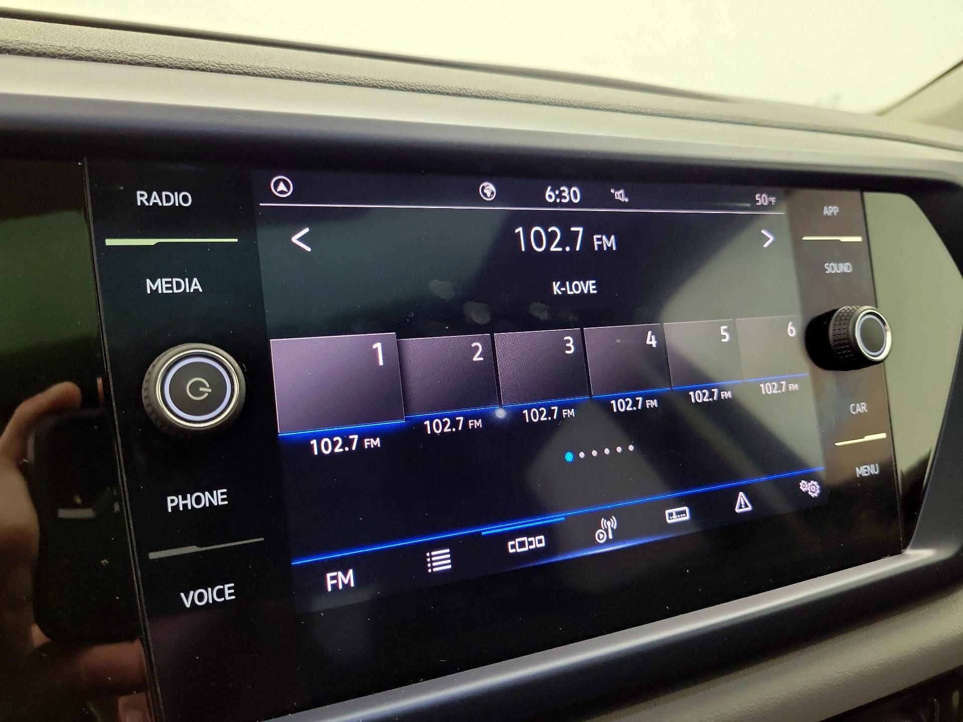 Thumbnail: 2022 Volkswagen Taos - 15