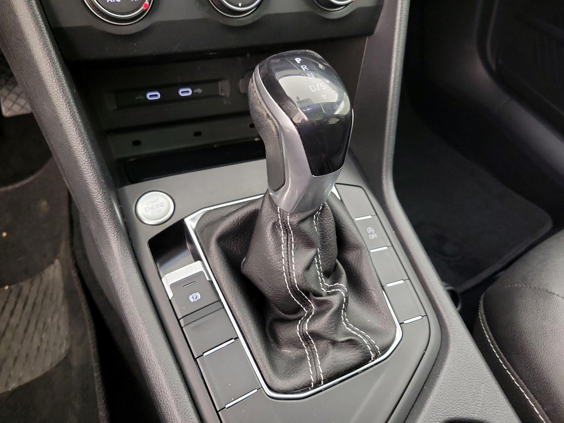 Thumbnail: 2022 Volkswagen Taos - 17