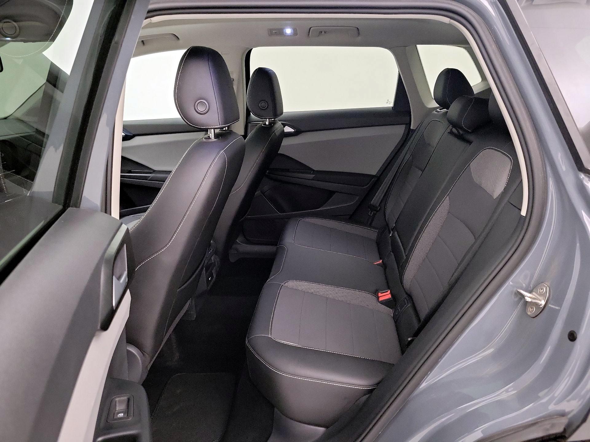 Thumbnail: 2022 Volkswagen Taos - 20