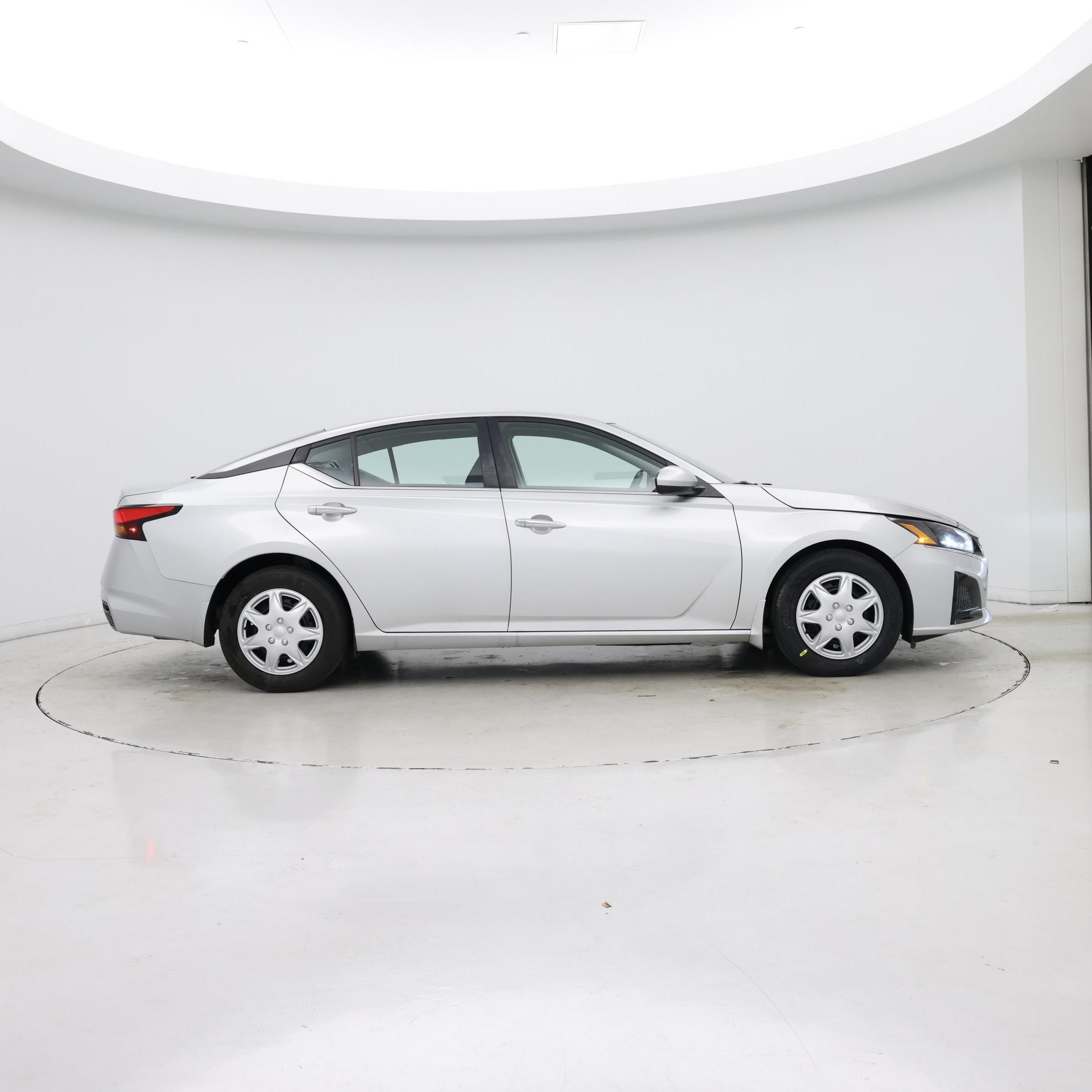 Thumbnail: 2023 Nissan Altima - 7