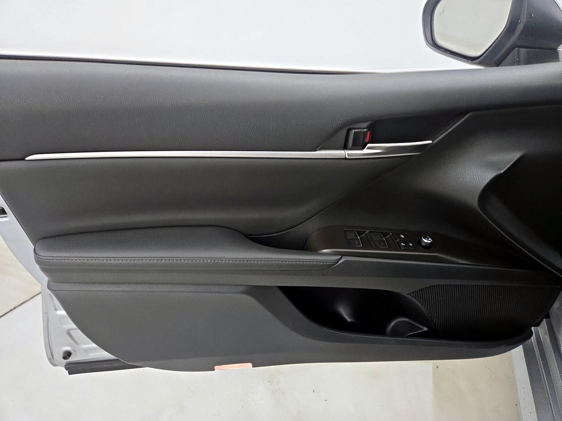 Thumbnail: 2022 Toyota Camry - 12