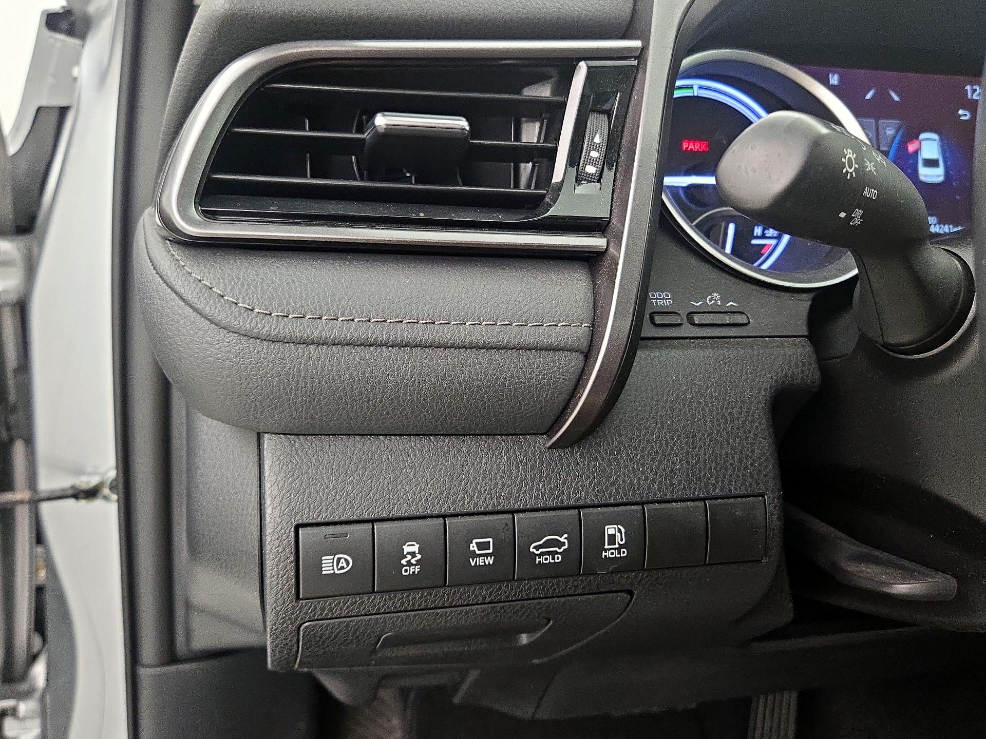 Thumbnail: 2022 Toyota Camry - 13