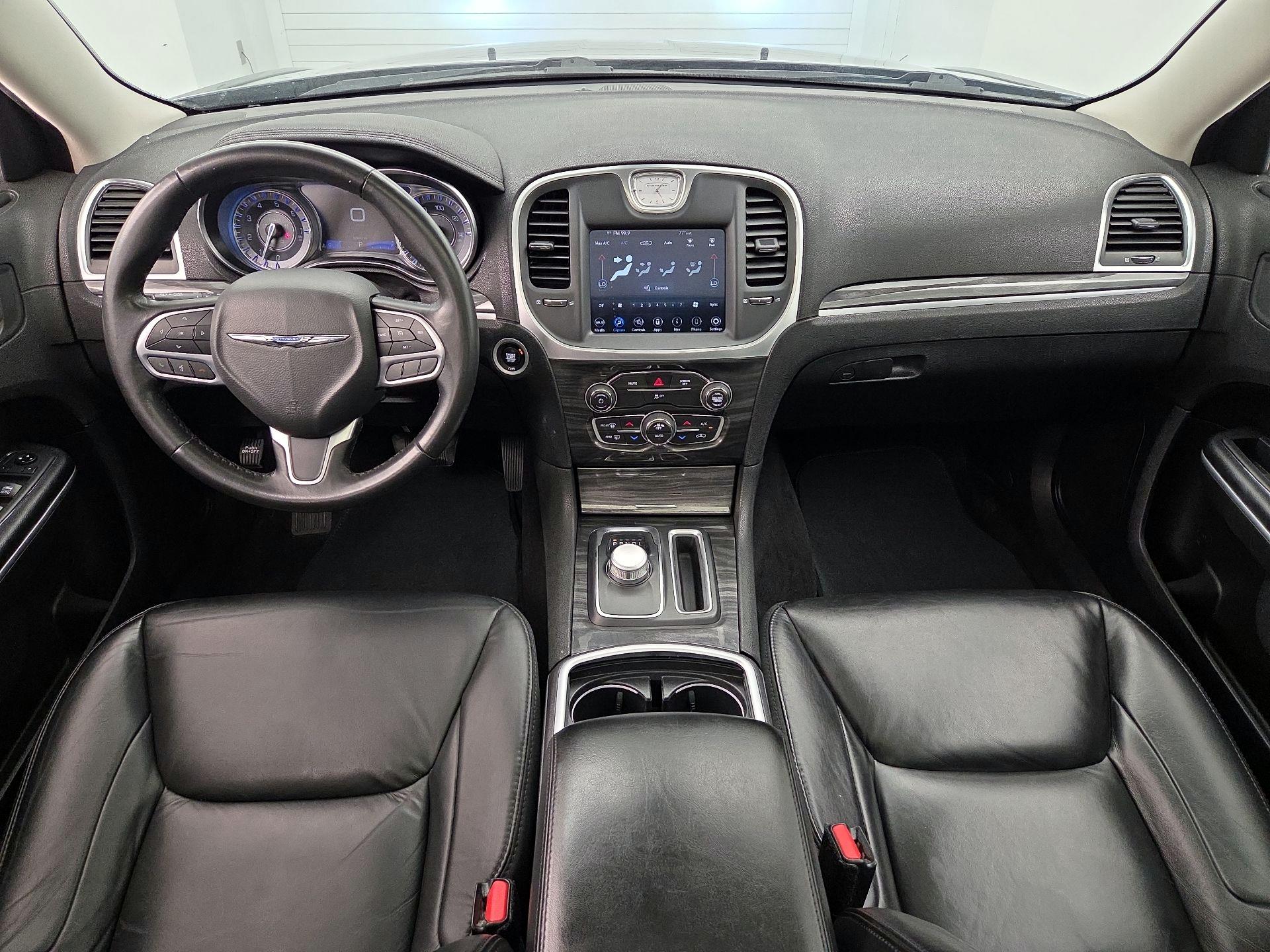 Thumbnail: 2020 Chrysler 300 - 9