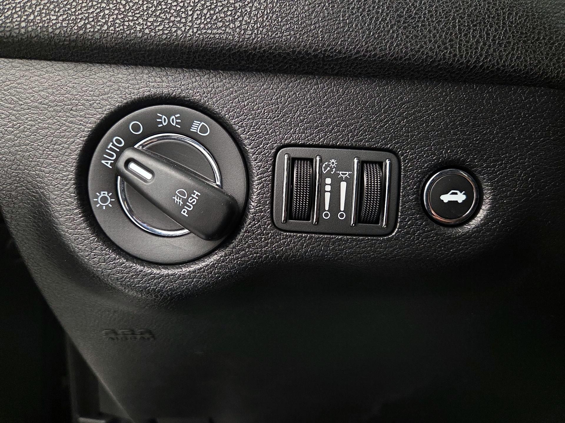 Thumbnail: 2020 Chrysler 300 - 13