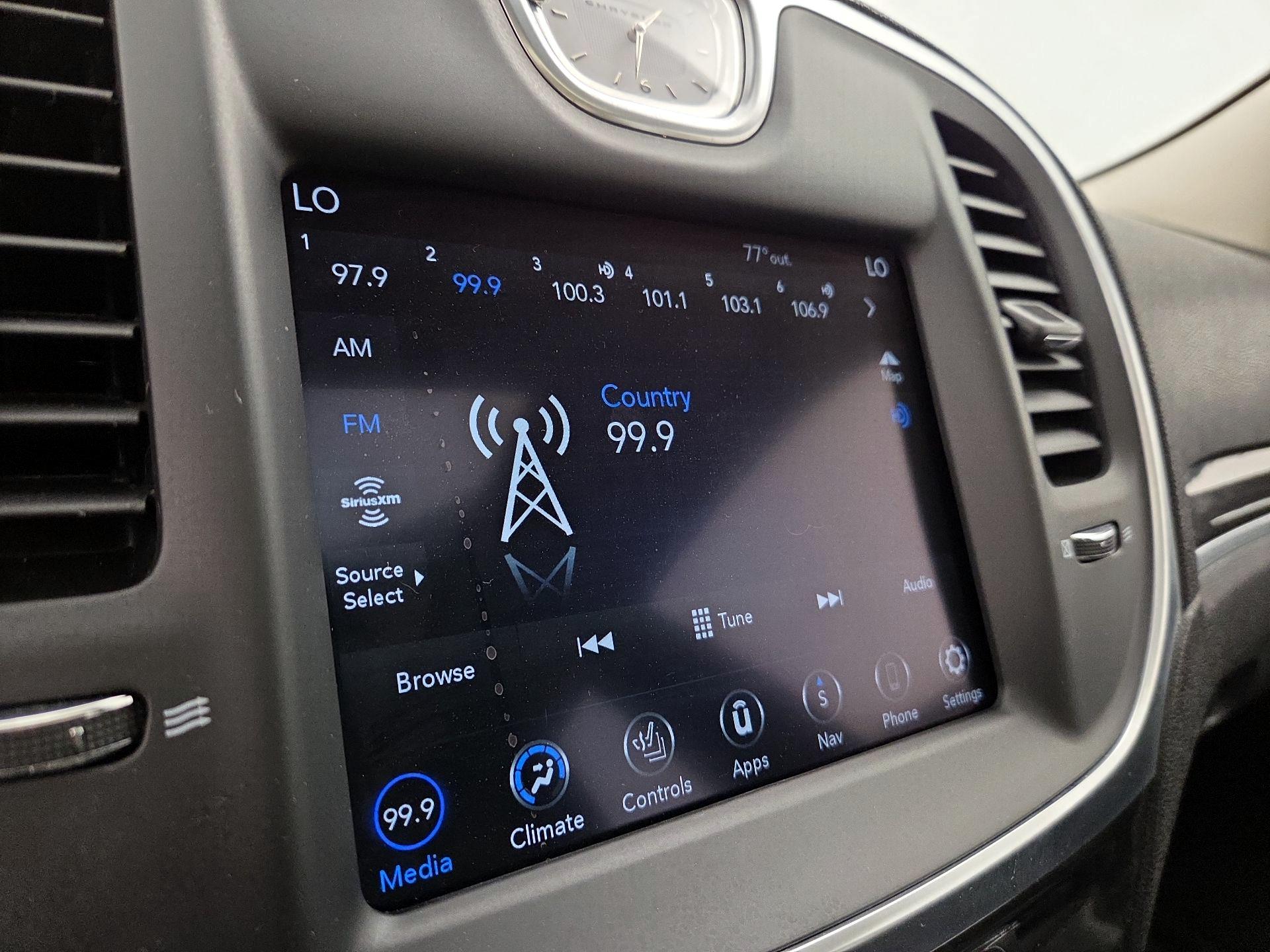 Thumbnail: 2020 Chrysler 300 - 16