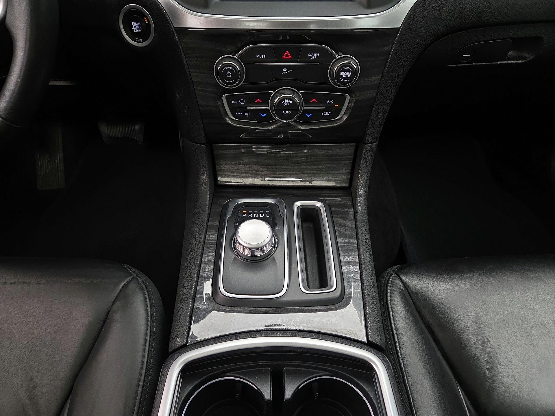 Thumbnail: 2020 Chrysler 300 - 18