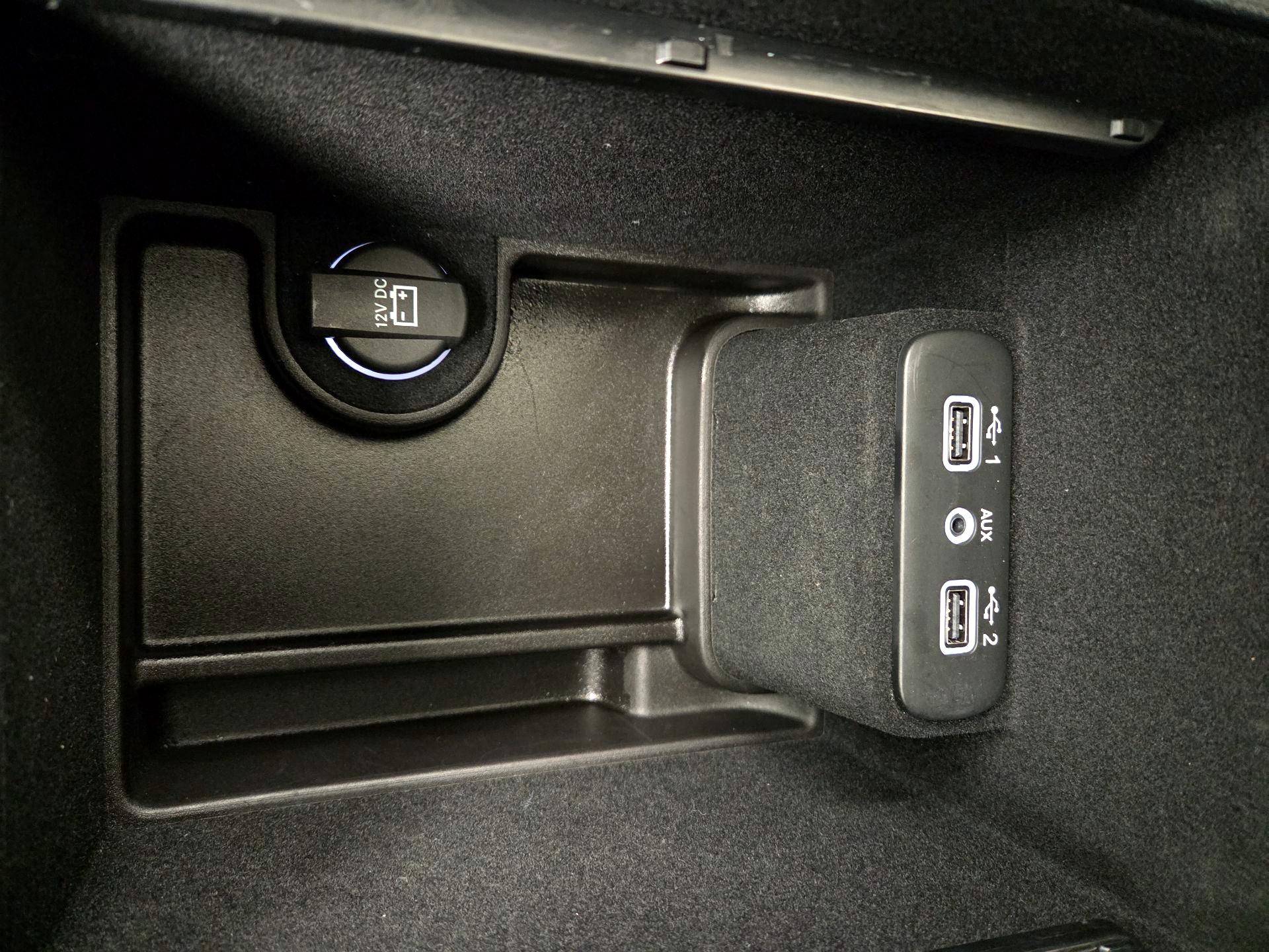 Thumbnail: 2020 Chrysler 300 - 19