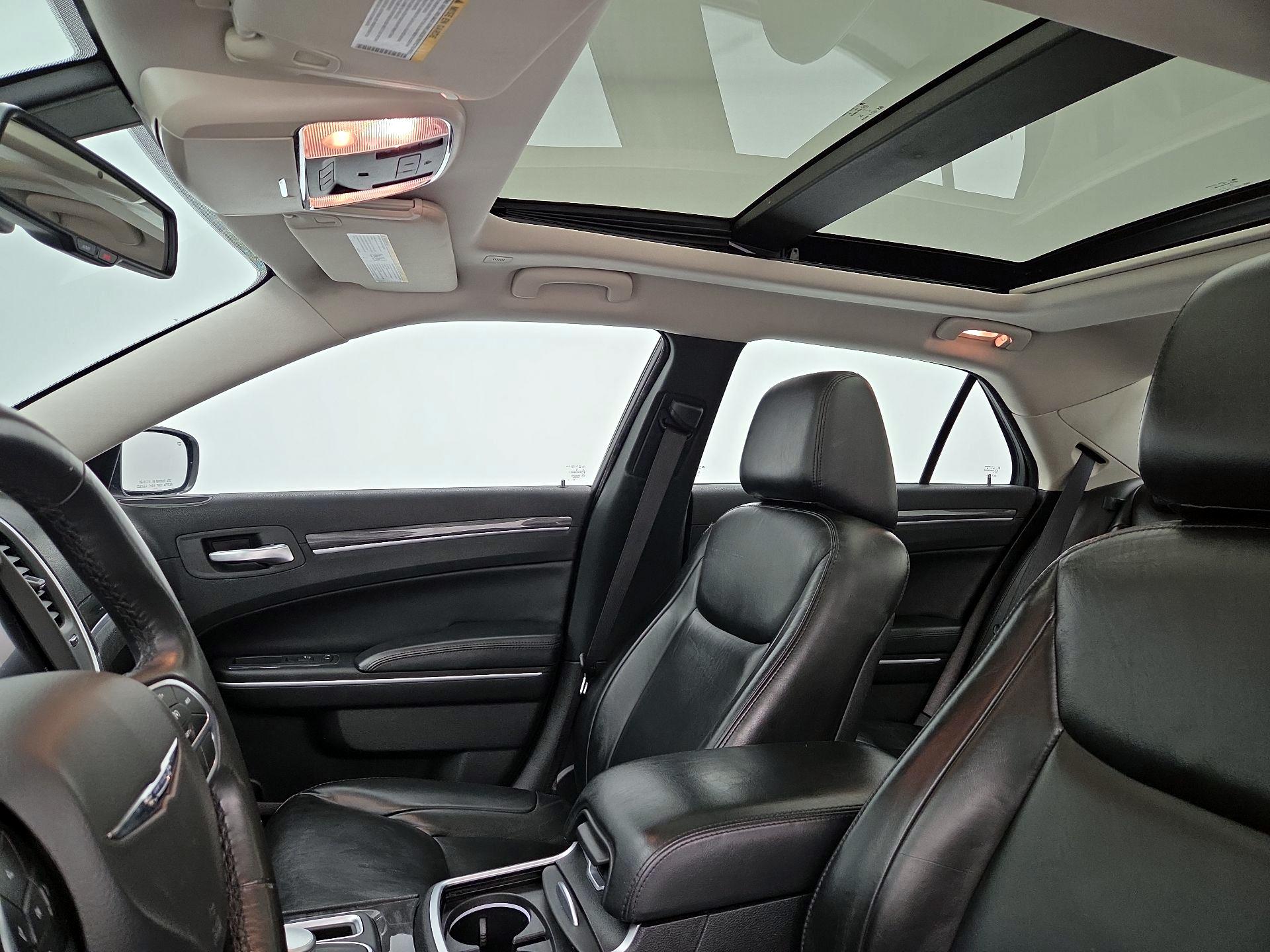 Thumbnail: 2020 Chrysler 300 - 20