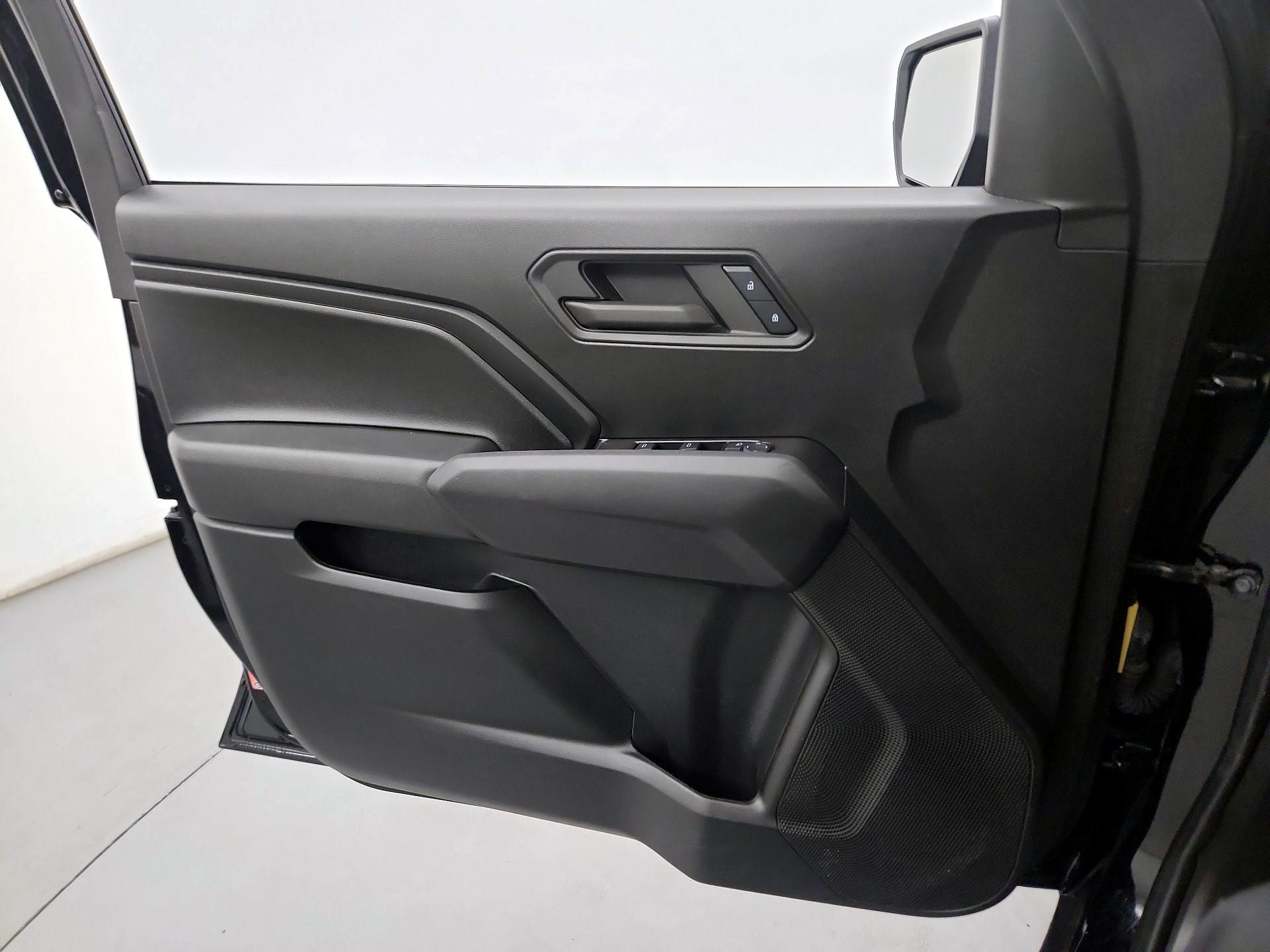 Thumbnail: 2024 Chevrolet Colorado - 10
