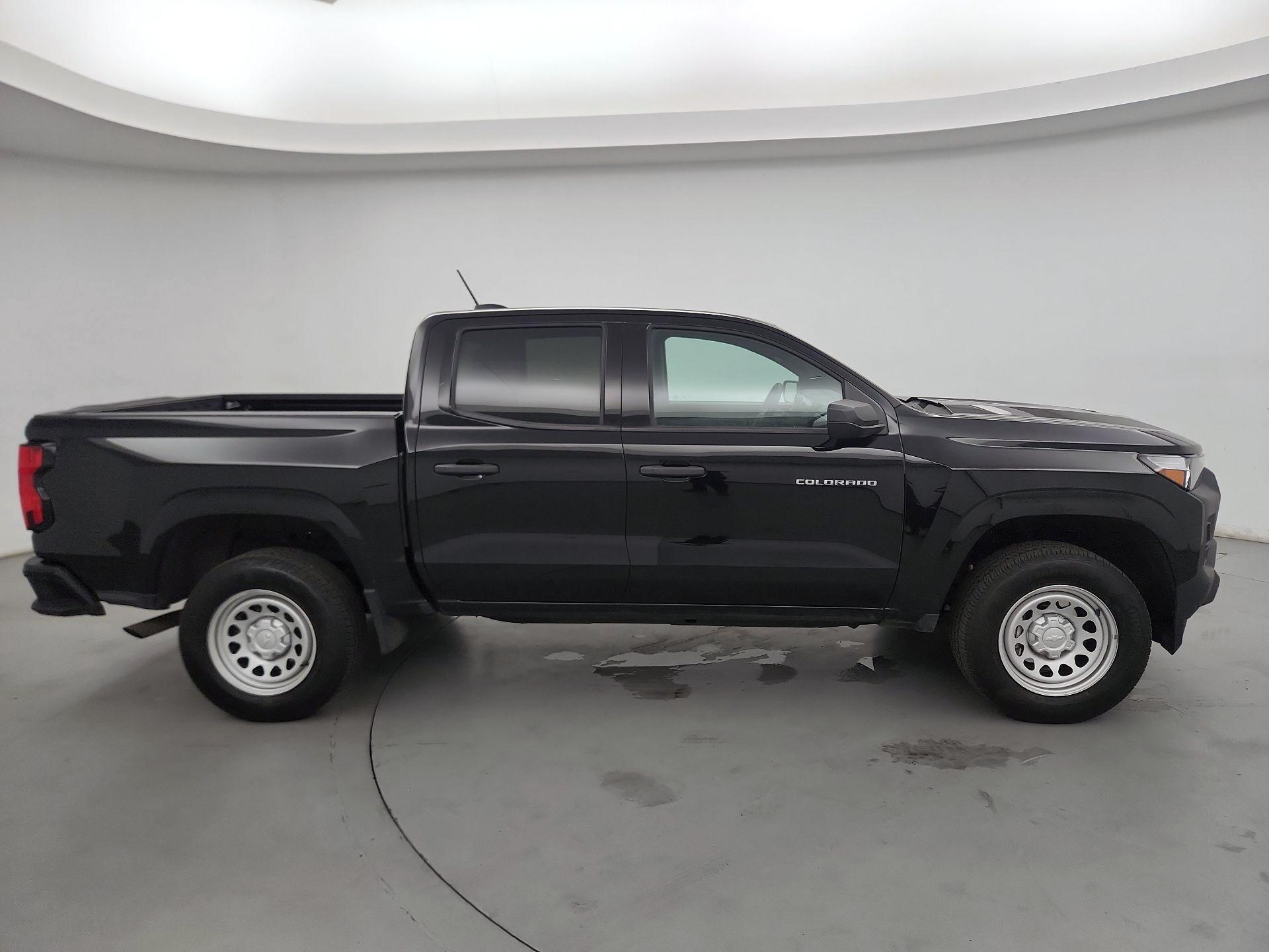 Thumbnail: 2024 Chevrolet Colorado - 4