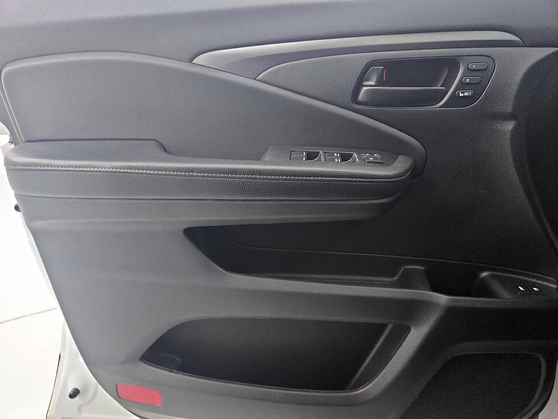 Thumbnail: 2022 Honda Passport - 12