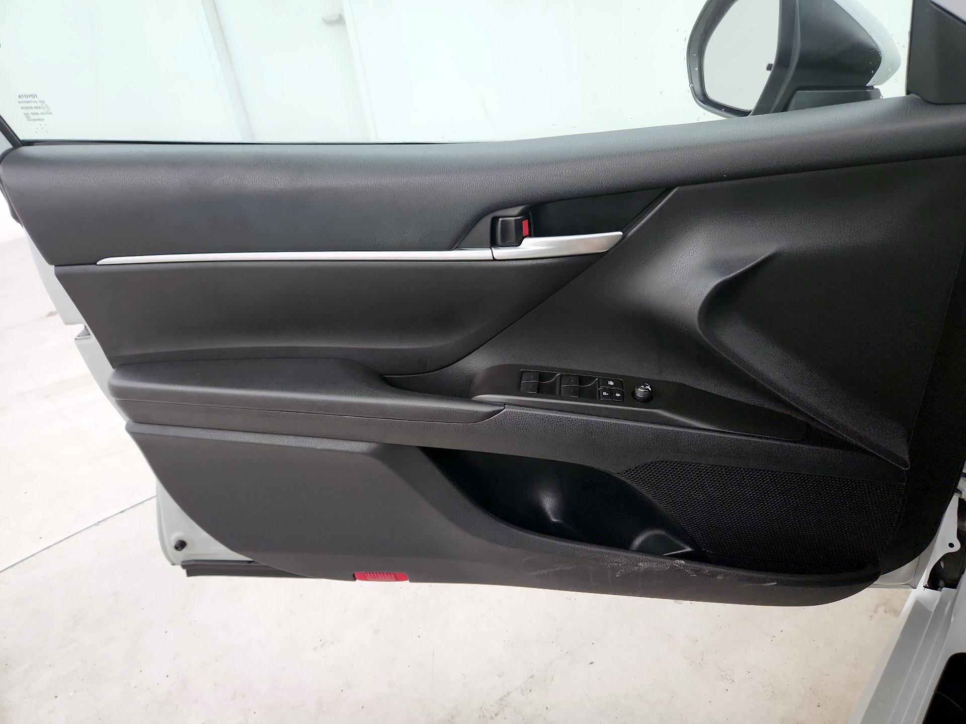 Thumbnail: 2023 Toyota Camry - 10