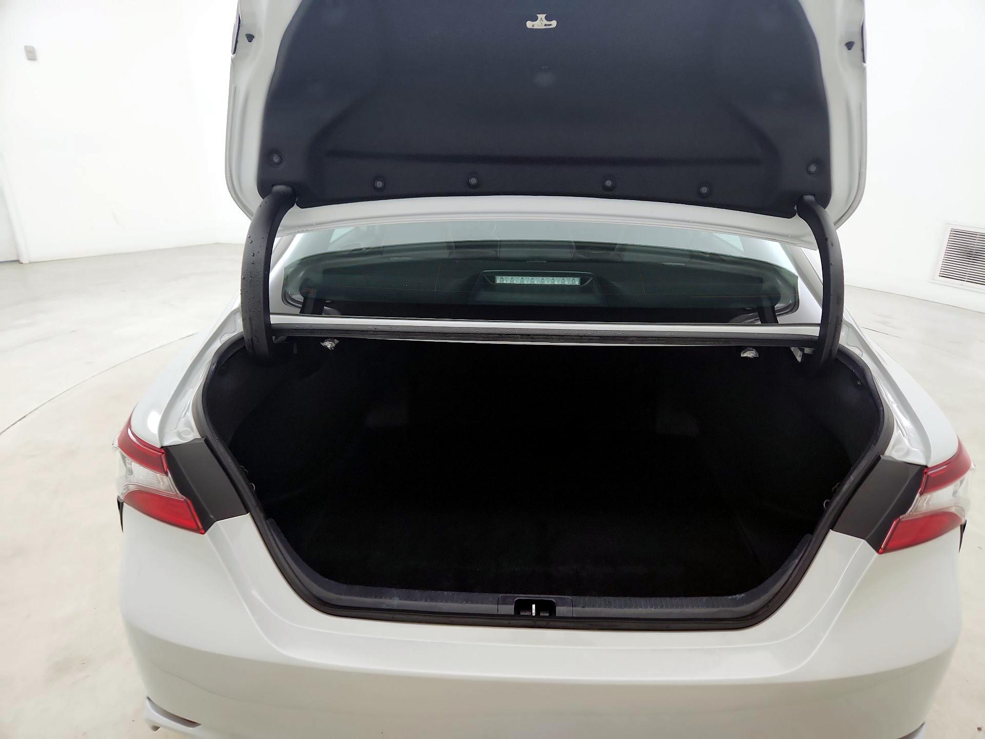 Thumbnail: 2023 Toyota Camry - 18